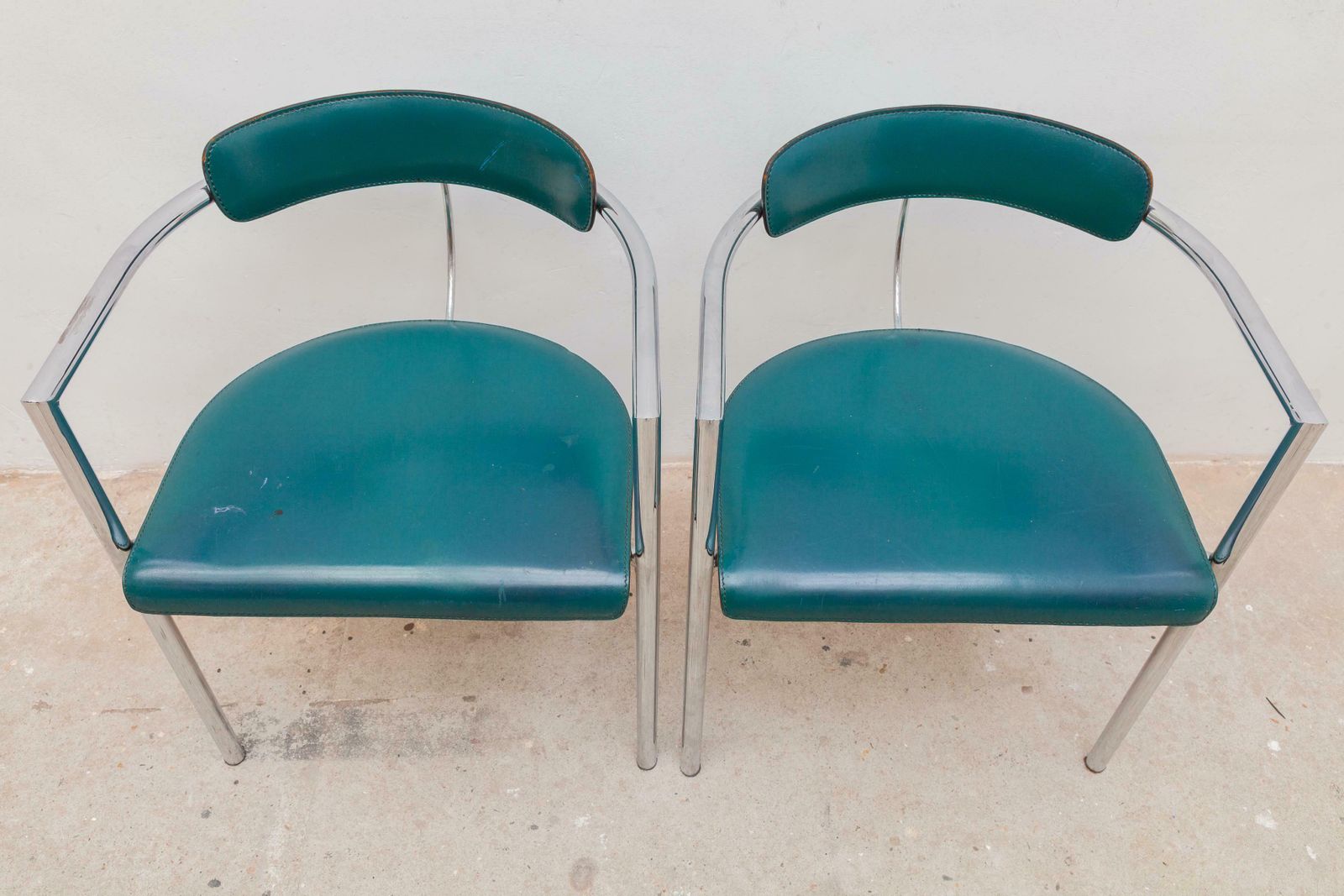 Set Of Four Arrben Chrome And Leather Dining Chairs 1970s Italy photo vinterior