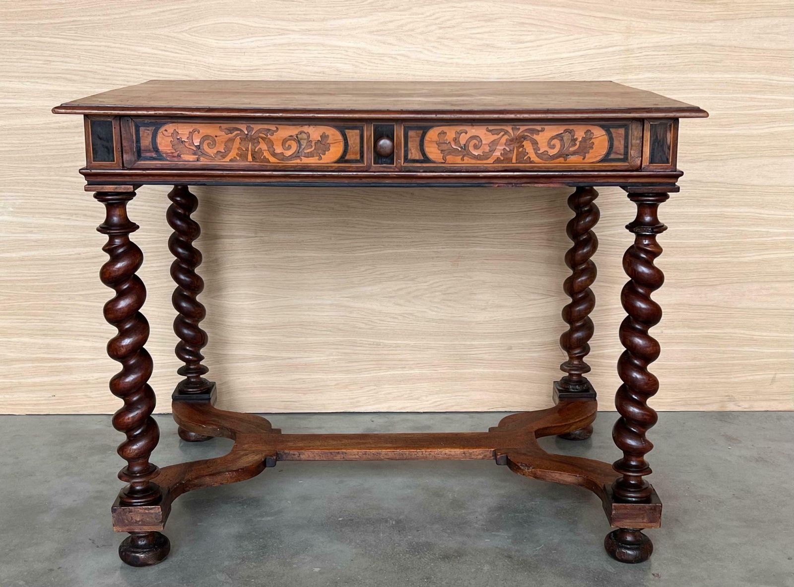 Table d'appoint anglaise Charles II en placage d'olivier façon huître, vers 1780 photo furniture