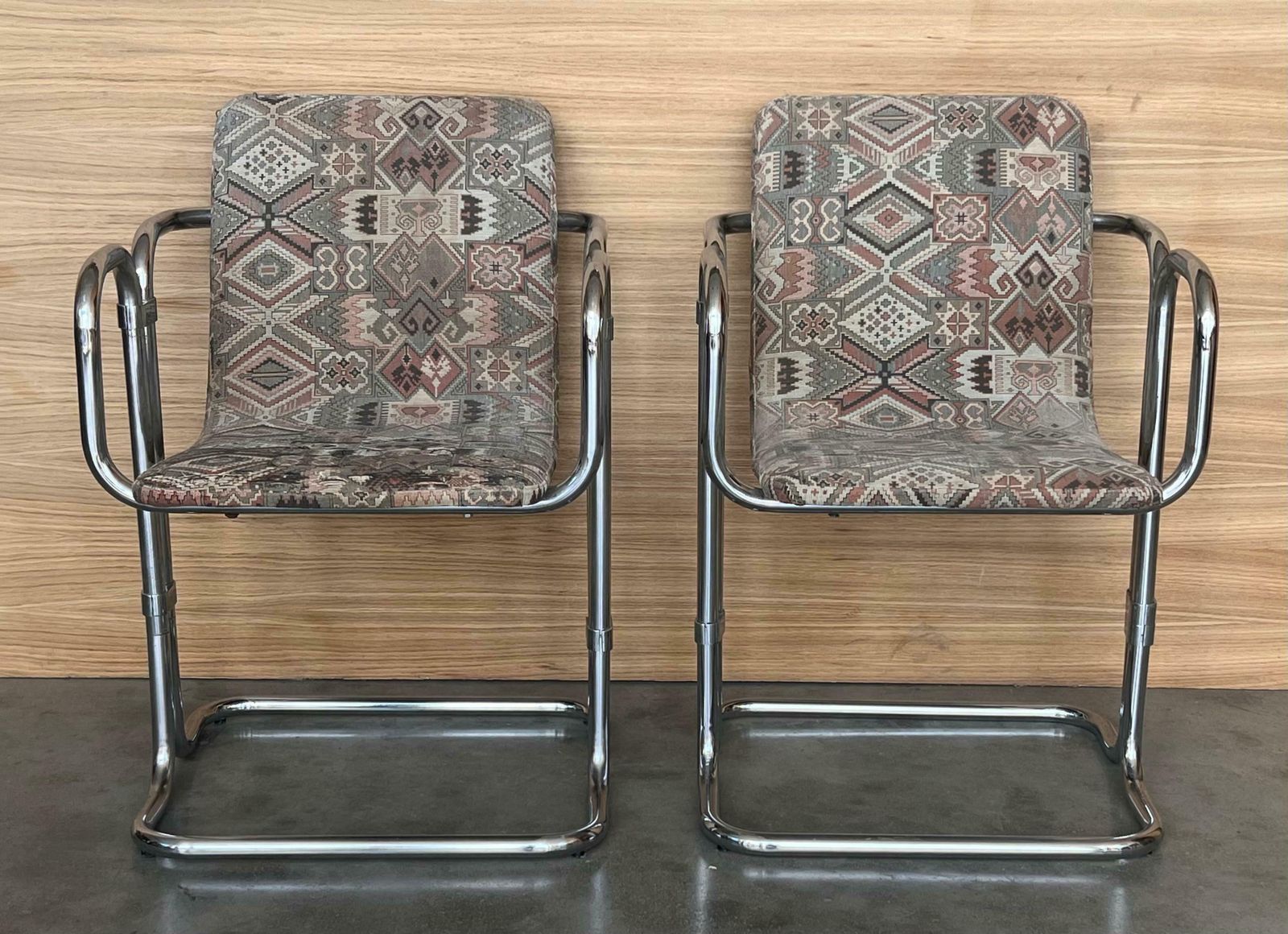 Lot de 10 chaises mid-century chromées à double tube photo furniture