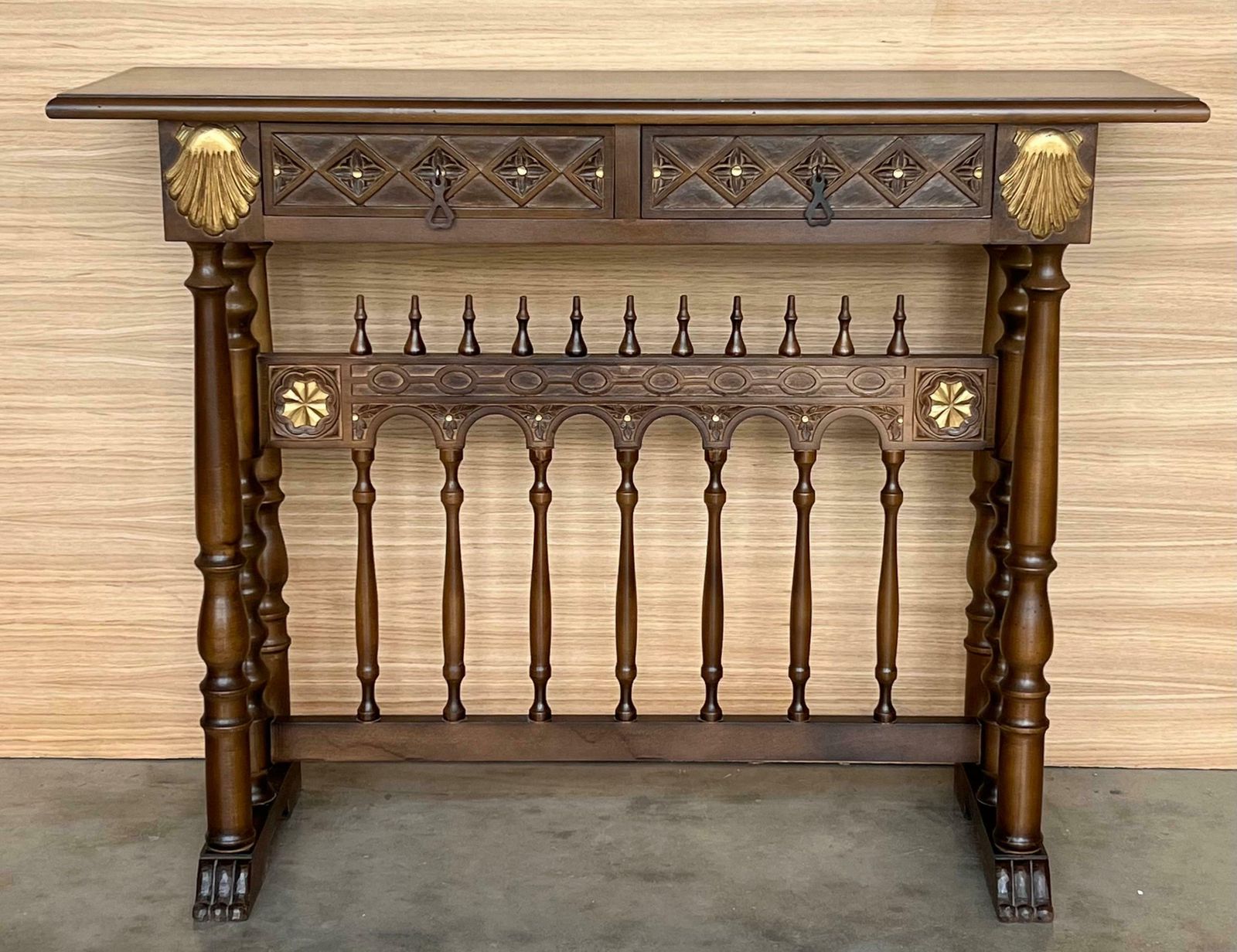 Console mid-century Castilian en noyer, deux tiroirs en feuille d'or photo vinterior
