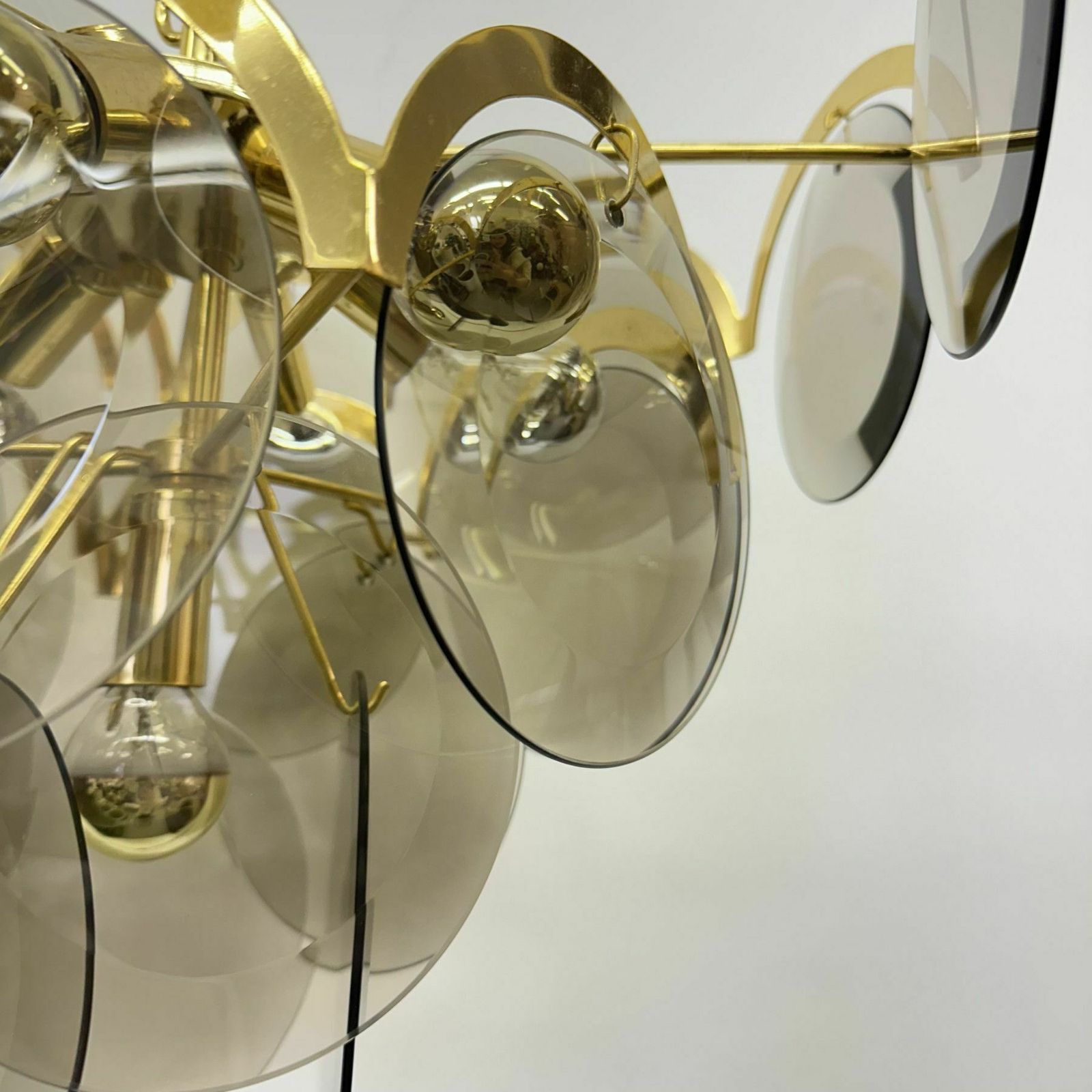 photo furniture Vistas Gold Smoked Glass, Hanglamp Uit De Jaren 1970