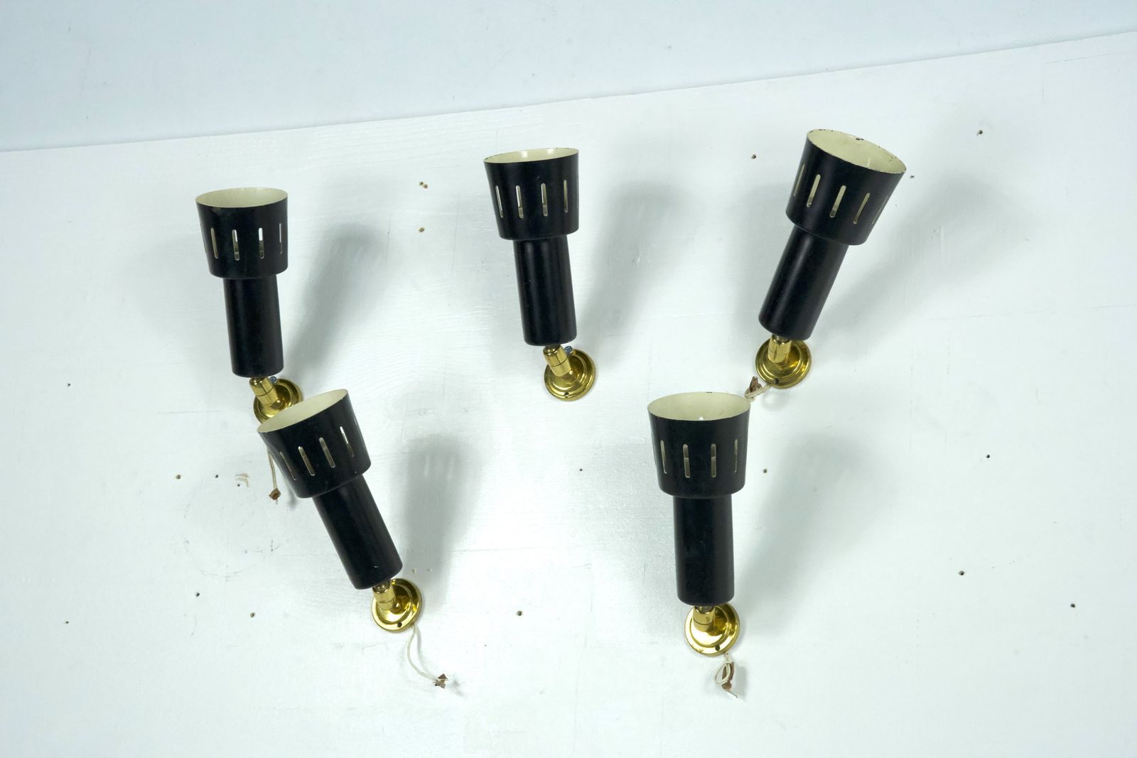 Set Of Five Stilnovo Manner Spotlights In Brass And Lacquered Metal. Italy 1960s photo furniture