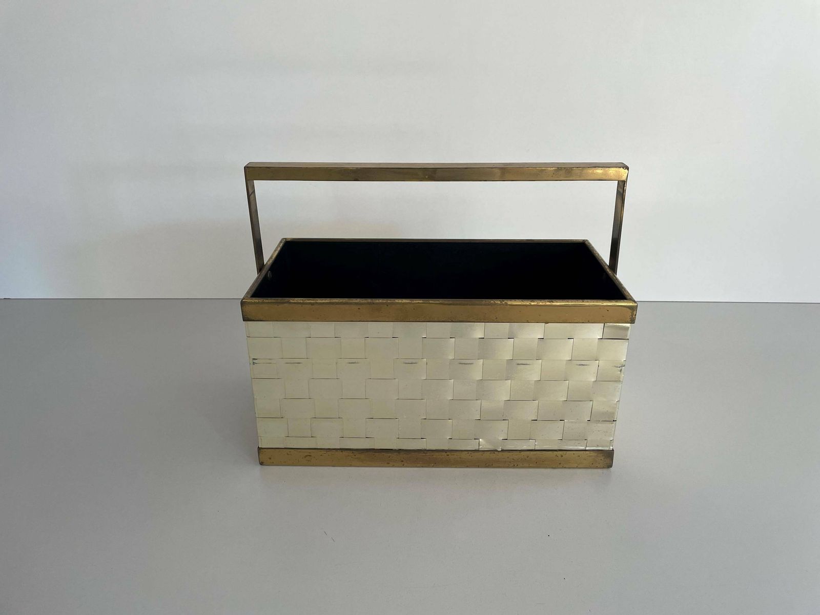 Mid Century Modern Italian Magazine Rack In Chrome And Brass, 1970s, Italy