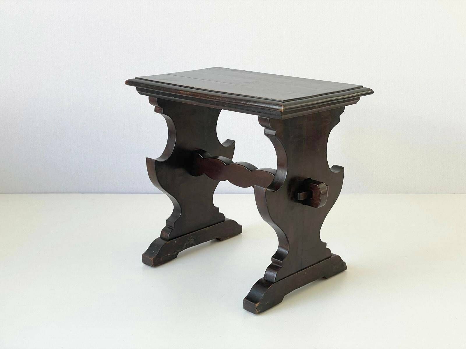 Italian Craft Mahogany Trestle Leg Table