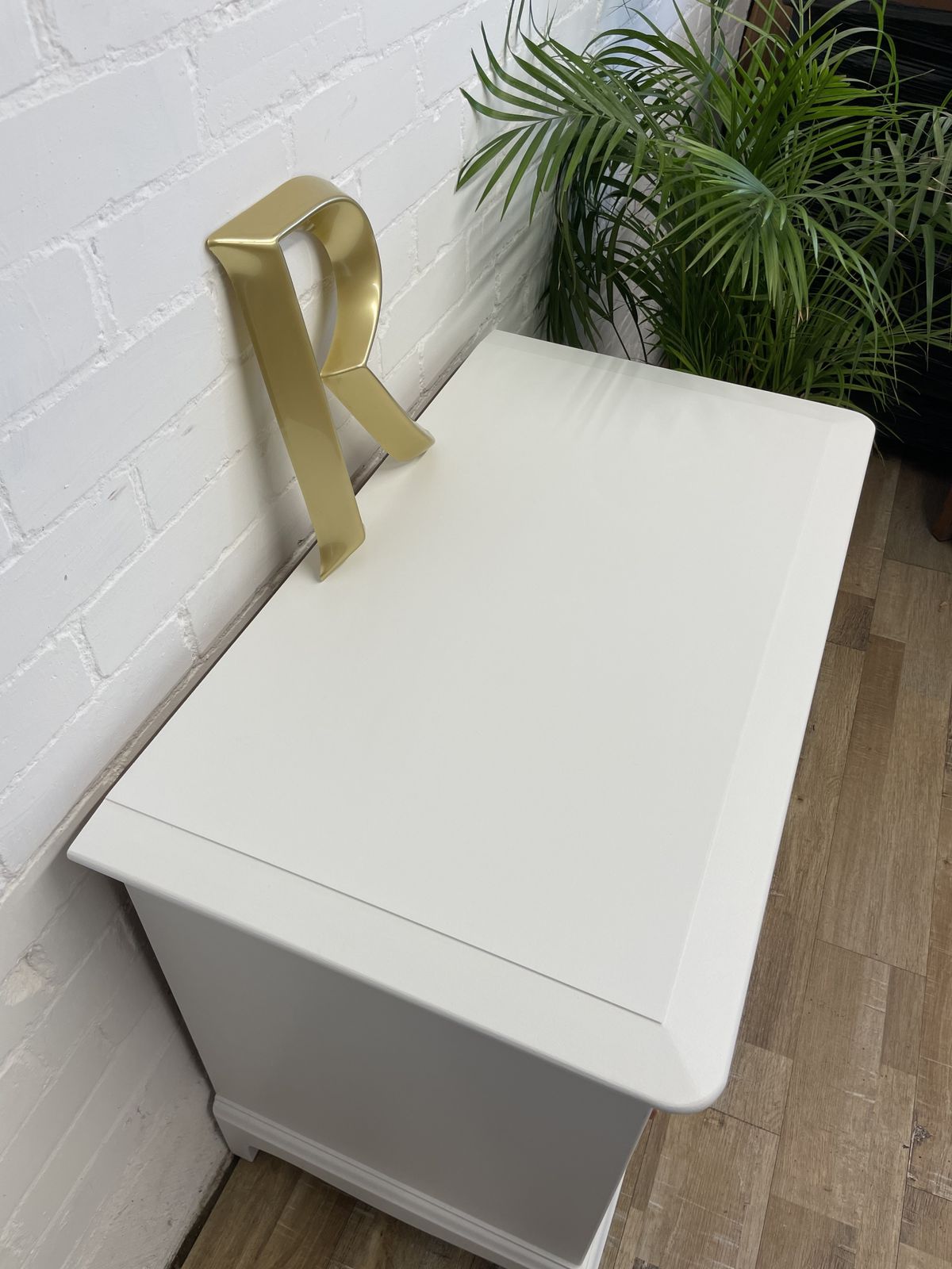 Stag Minstrel 3 Over 2 Chest Of Drawers Painted White photo vinterior
