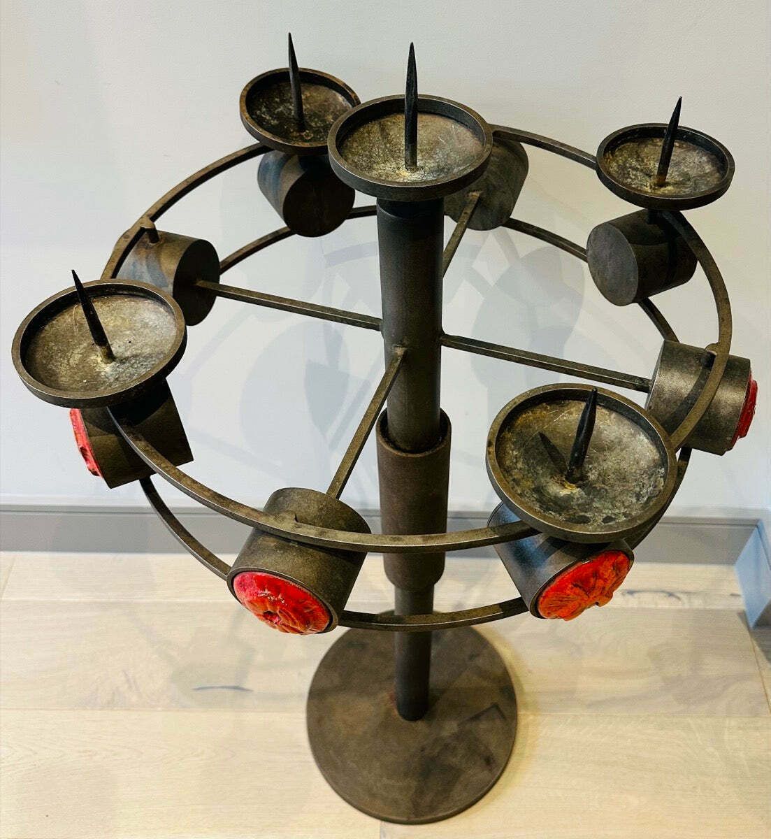 photo vinterior 1960s Italian Brutalist Iron And Ceramic Floor Standing Candleholder