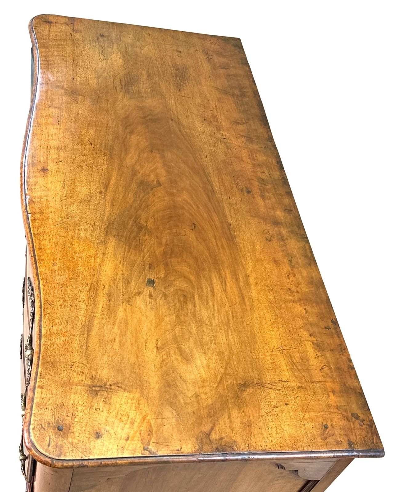 photo vinterior French 18th Century Walnut Commode Chest (France, Circa 1770)
