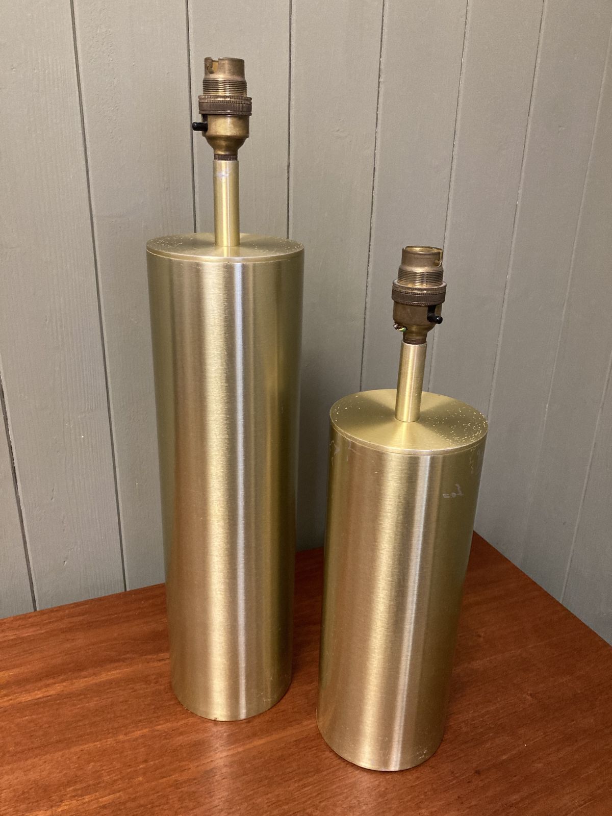 photo vinterior Pair Of Swedish Style Brass Metal Mid Century Table Lamps
