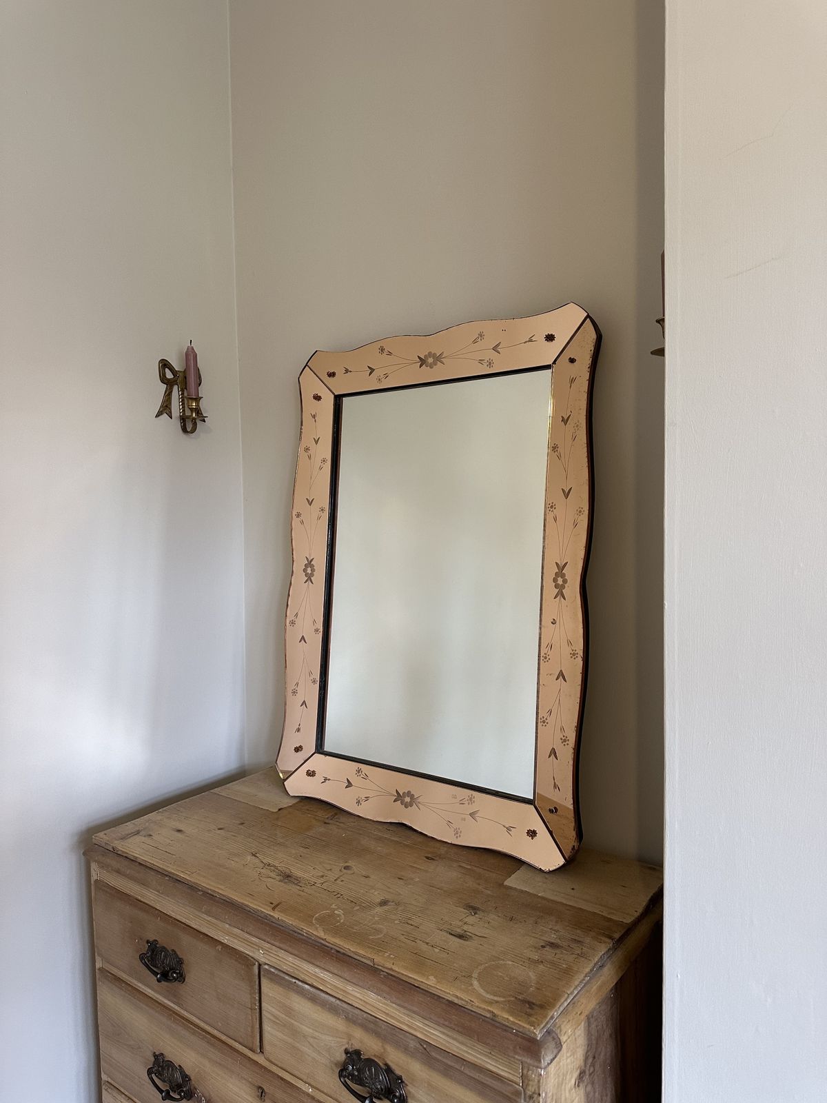 1950's Italian Pink Glass Bevelled Venetian Crystal Art Mirror photo vinterior