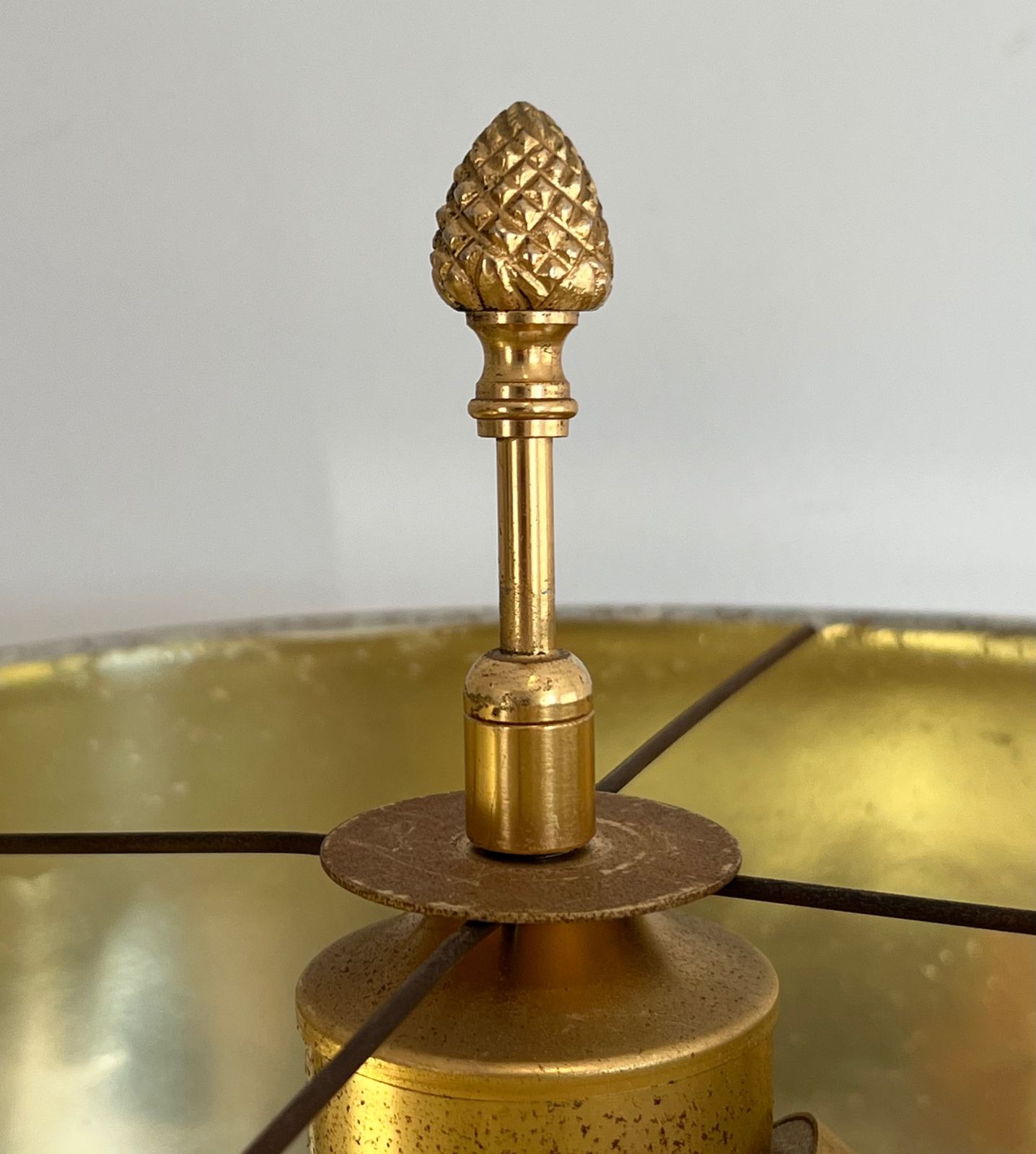 Lampe Oeuf D'autruche En Opaline Blanche Et Nickel Doré Dans Le Goût De La Maison Charles photo 1300.0