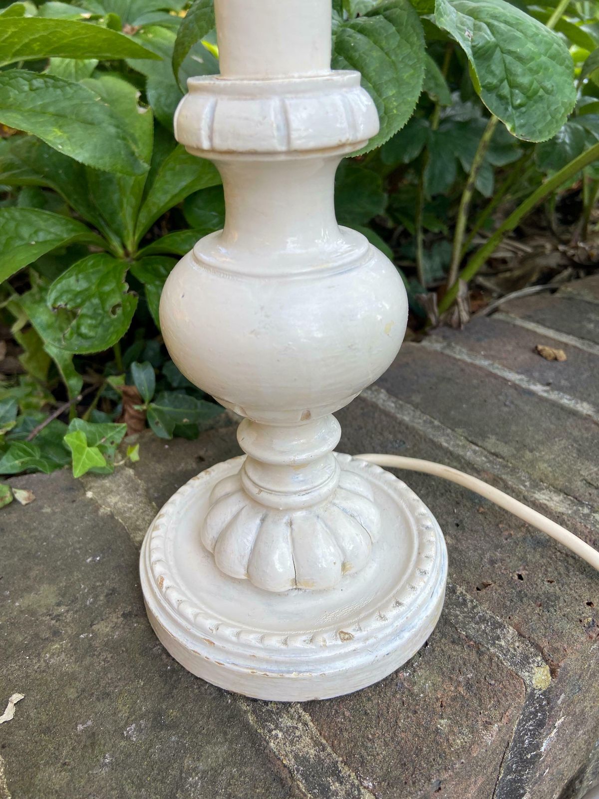 Vintage French White Painted Table Lamp, Retro Table Lamp   Working photo 69.0
