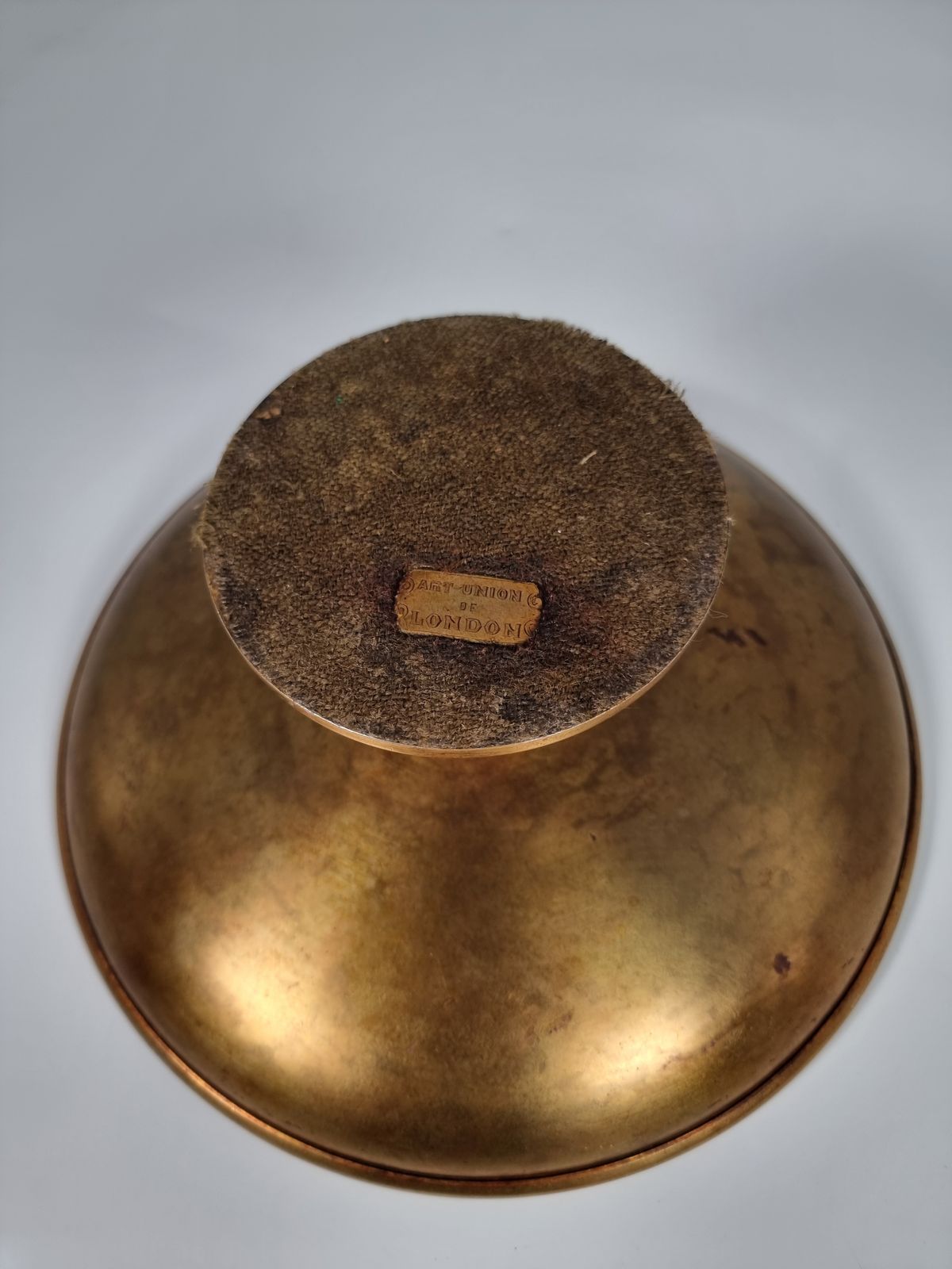 595.0 An Aesthetic Movement Gilt Table Centre Piece Or Tazza, Highly Decorative. photo