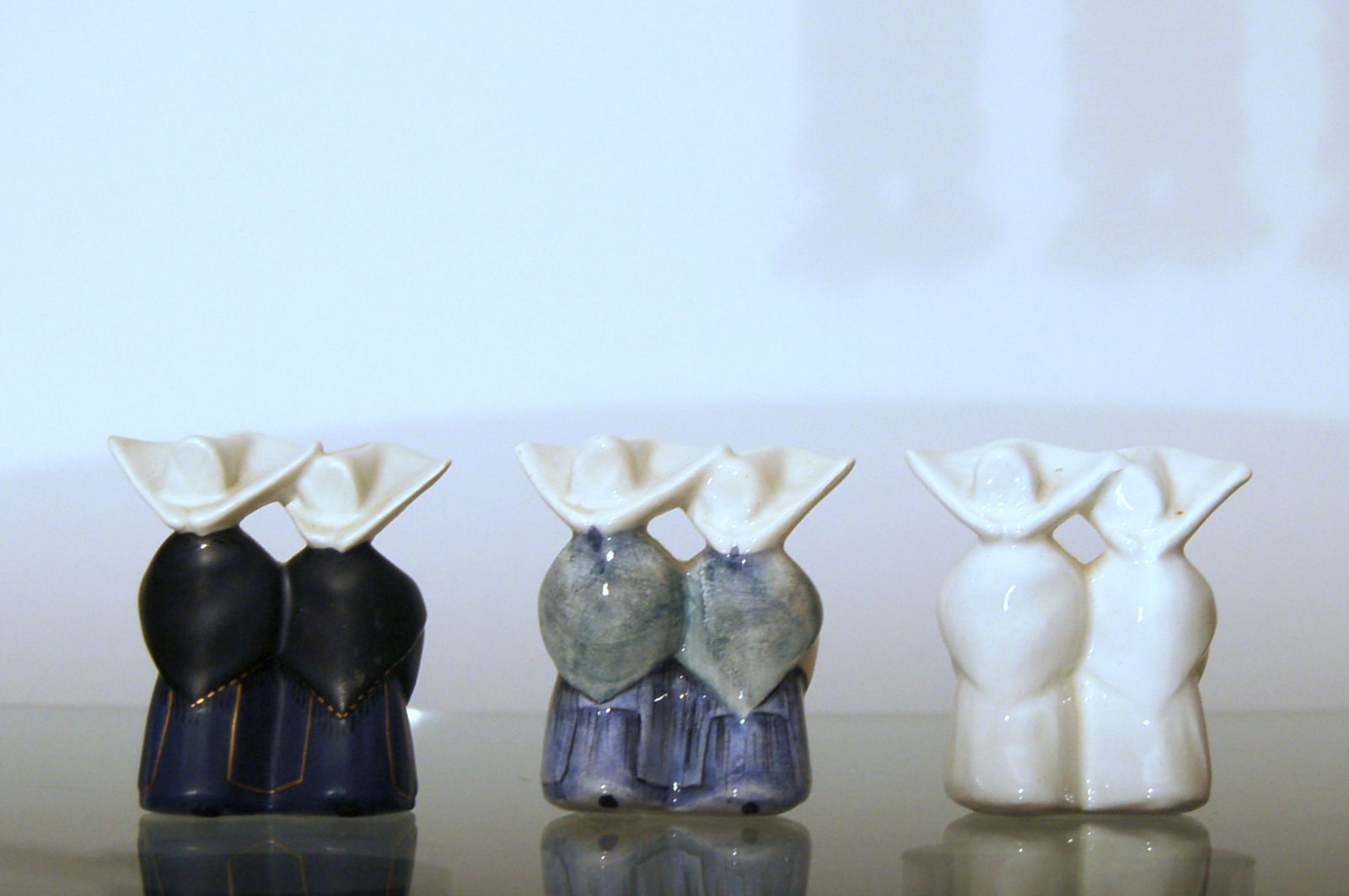 Set Of Three Ceramics Lenci Turin   Mod. " Monachelle " photo 480.0