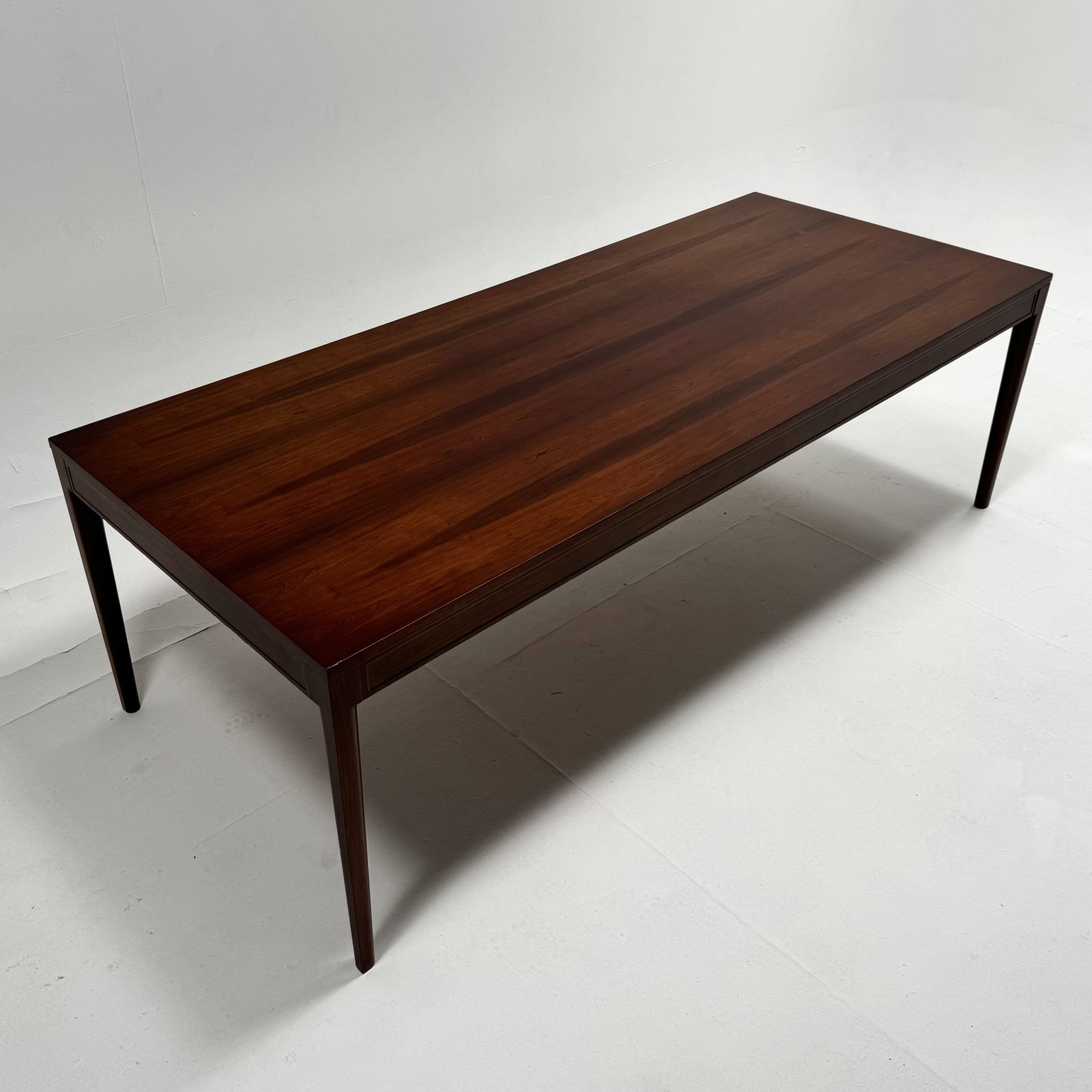 A Large Rosewood Finn Juhl  Table For France & Son photo vinterior