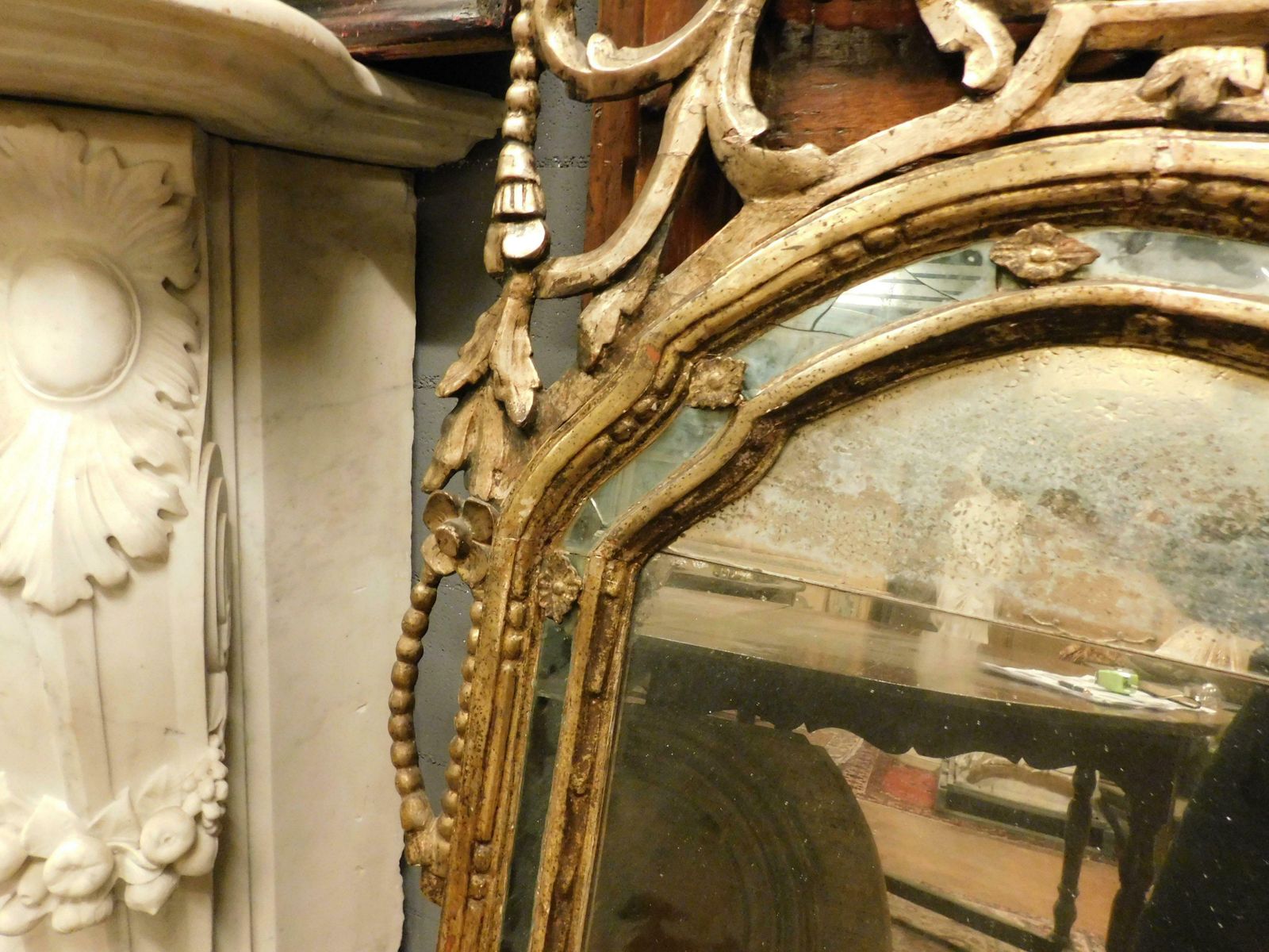 photo vinterior Set Of 2 Fireplace Mirrors, Similar In Gilded Wood And Richly Carved, Italy