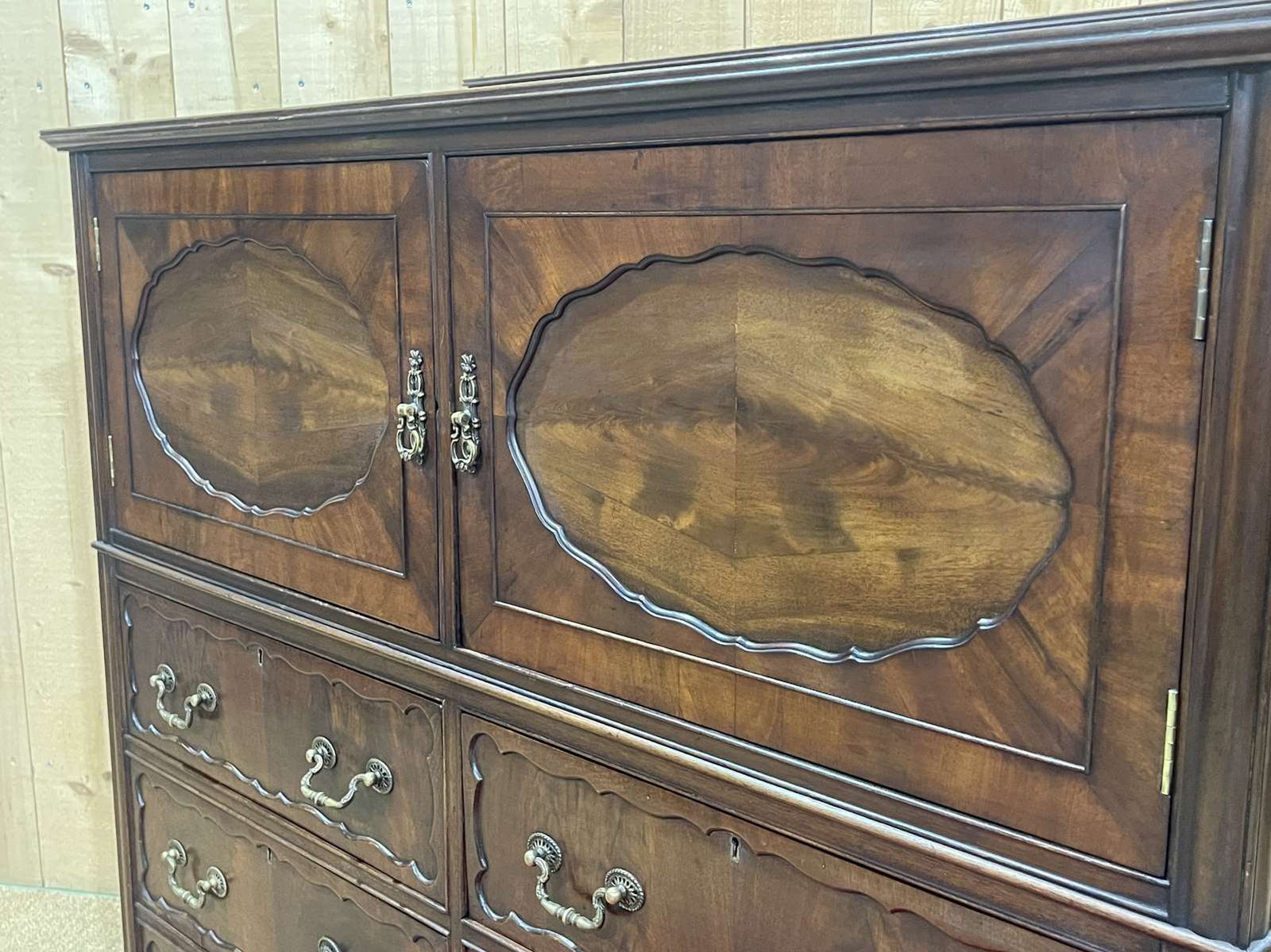 English Mahogany Chest Of Drawers From The 1950s photo 1100.0