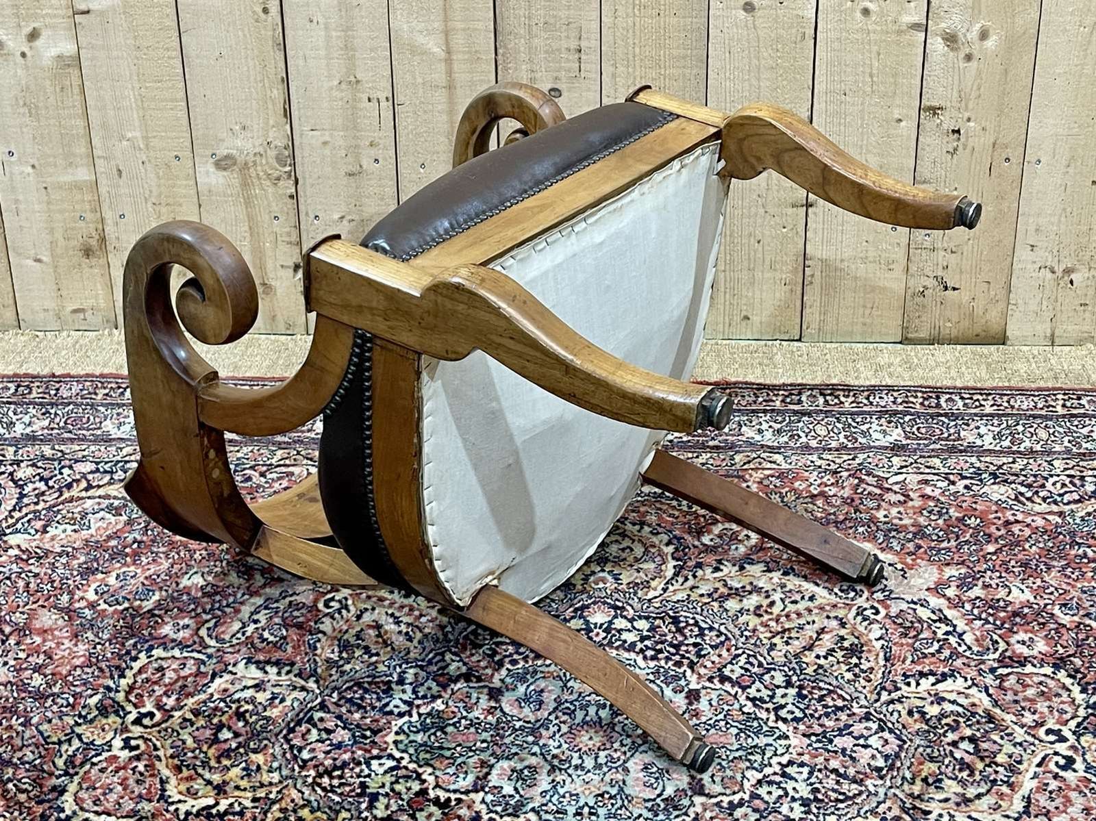 photo furniture 19th Century French Armchair In Cherry Wood And Leather Seat