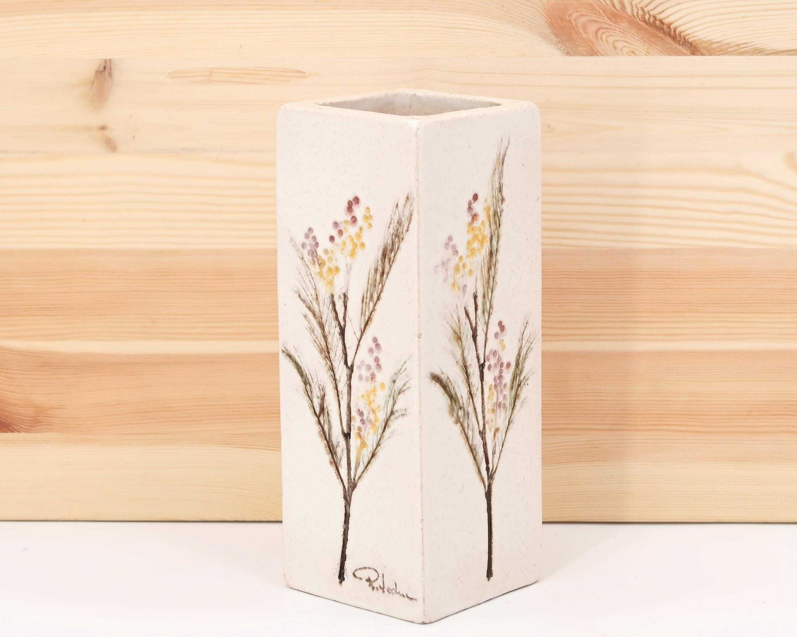 French White Ceramic Vase Raymonde Leduc, Vallauris 1960s / Herbarium, Roger Capron Style, Nature photo furniture