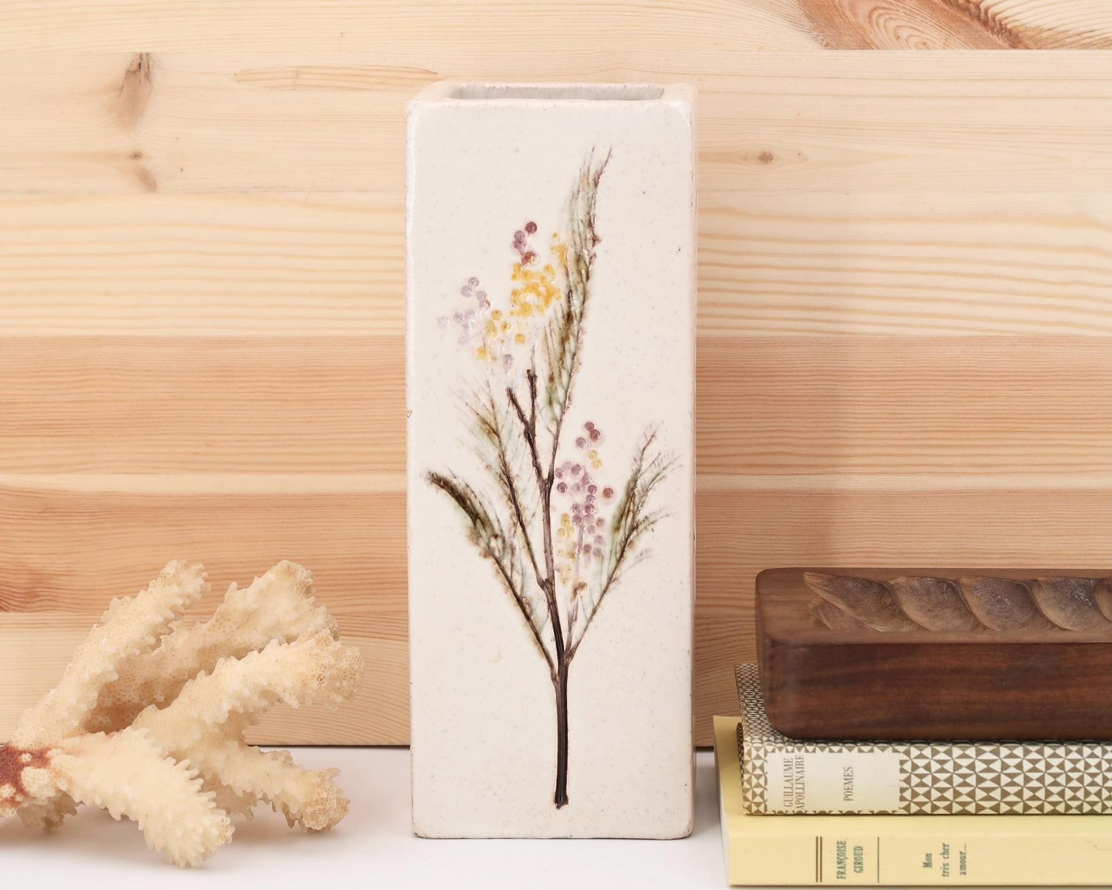 French White Ceramic Vase Raymonde Leduc, Vallauris 1960s / Herbarium, Roger Capron Style, Nature photo for sale