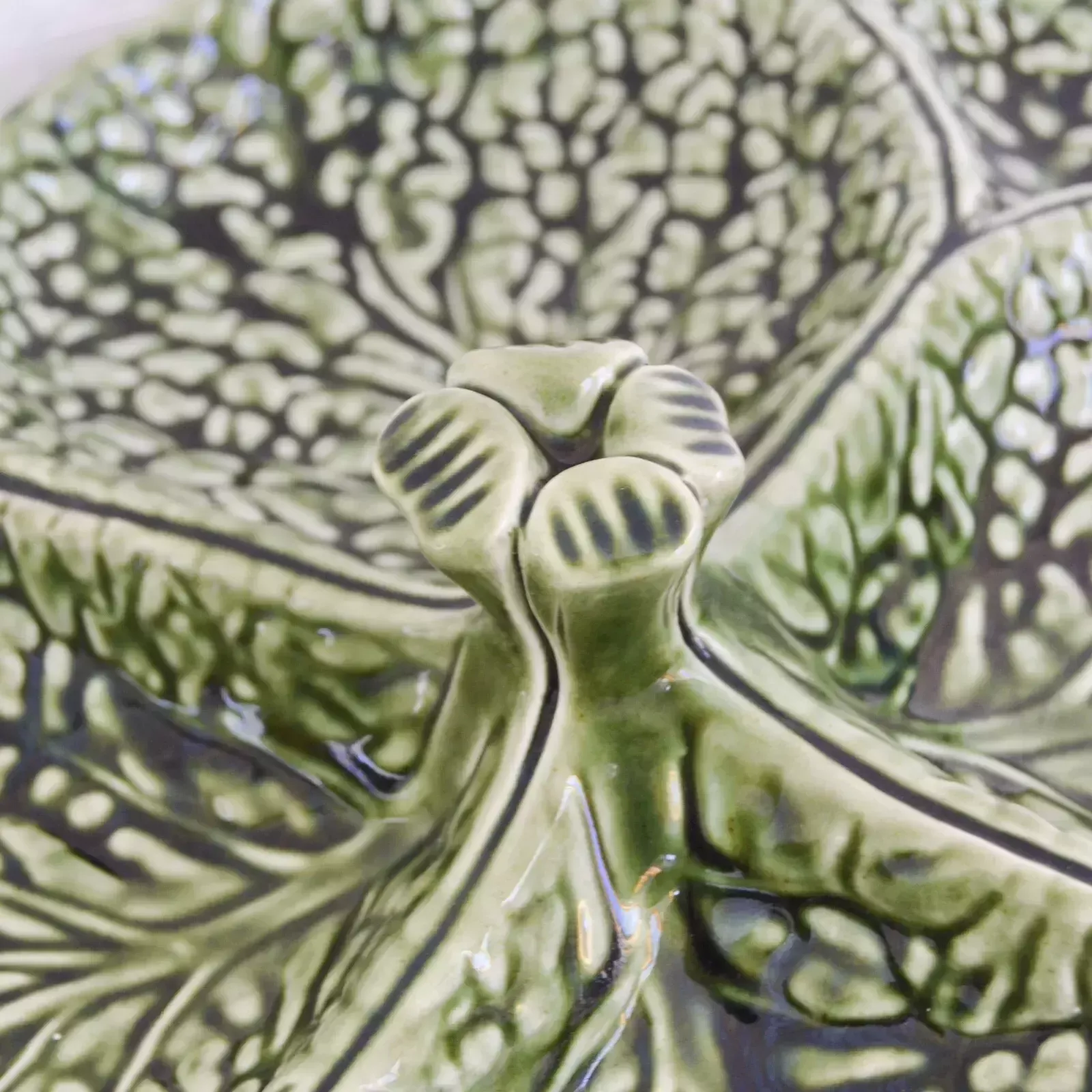 Subtil John Buck Majolica Green Cabbage Leaf Serving Plate Portuguese Pottery photo for sale