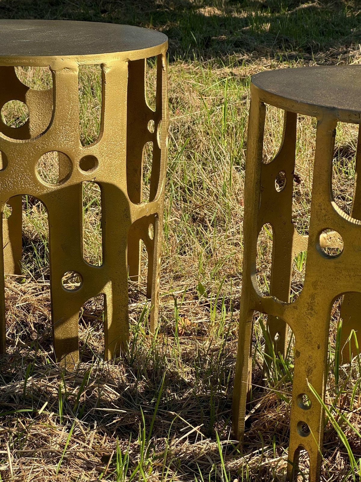 Mid Century Modern Brutalist Hollywood Regency Pair Of Gilt Metal Side Tables photo 1200.0