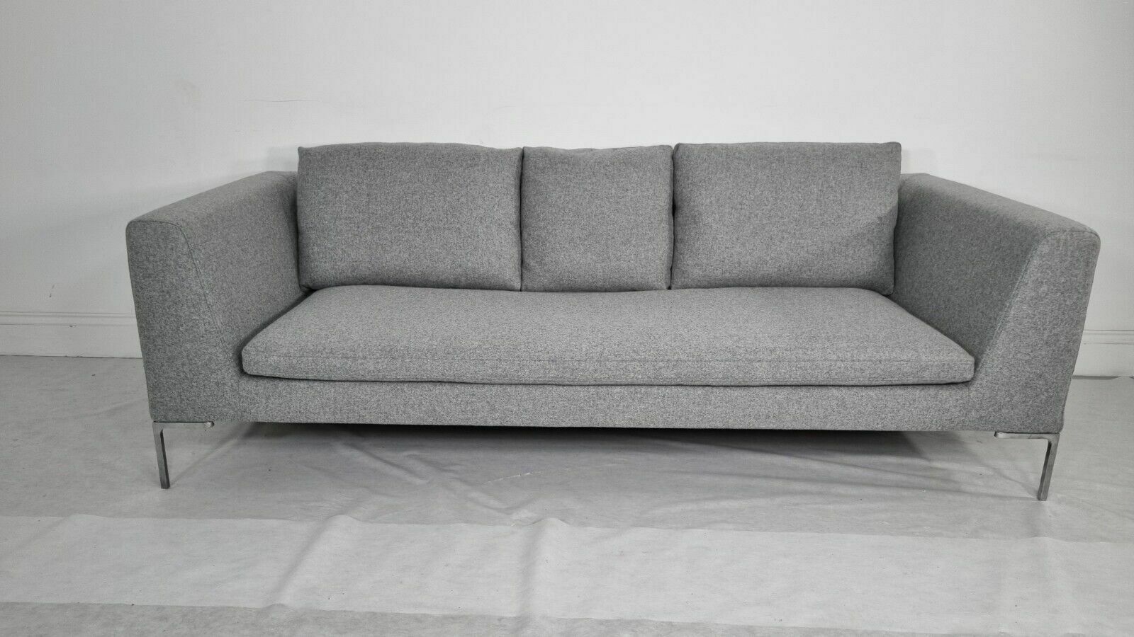 Stunning Bb Italia Charles Sofa In Soft Mid Grey Lambswool Excellent Condition photo furniture