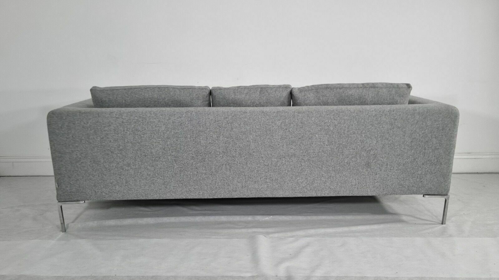 photo furniture Stunning Bb Italia Charles Sofa In Soft Mid Grey Lambswool Excellent Condition