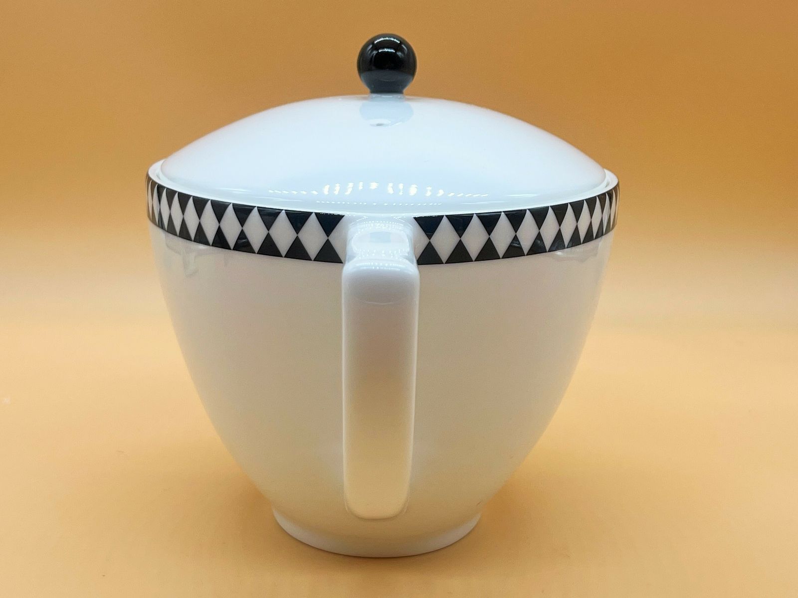 Jasper Conran For Wedgwood China Mosaic Design 2 Pint Capacity Tea Pot. photo vinterior