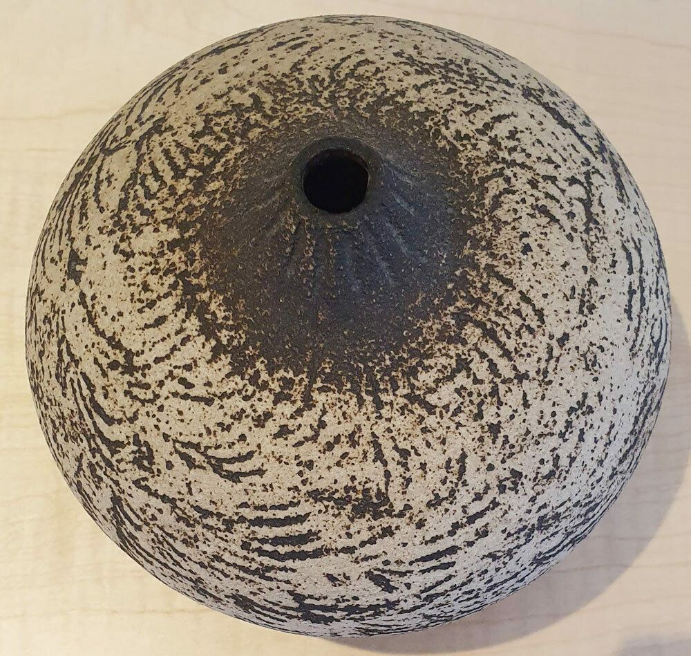 Waistel Cooper (1921 2003) – Ovoid Textured Vase photo vinterior