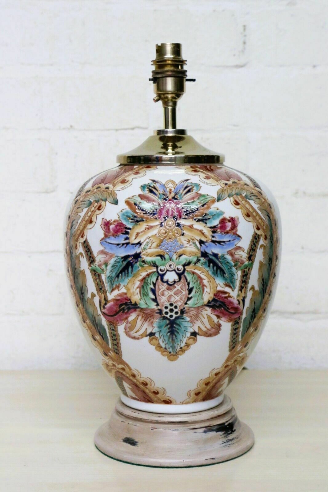 Table Lamp Vintage Oriental Chinese Unusual Garland Design Lamp On Wooden Base