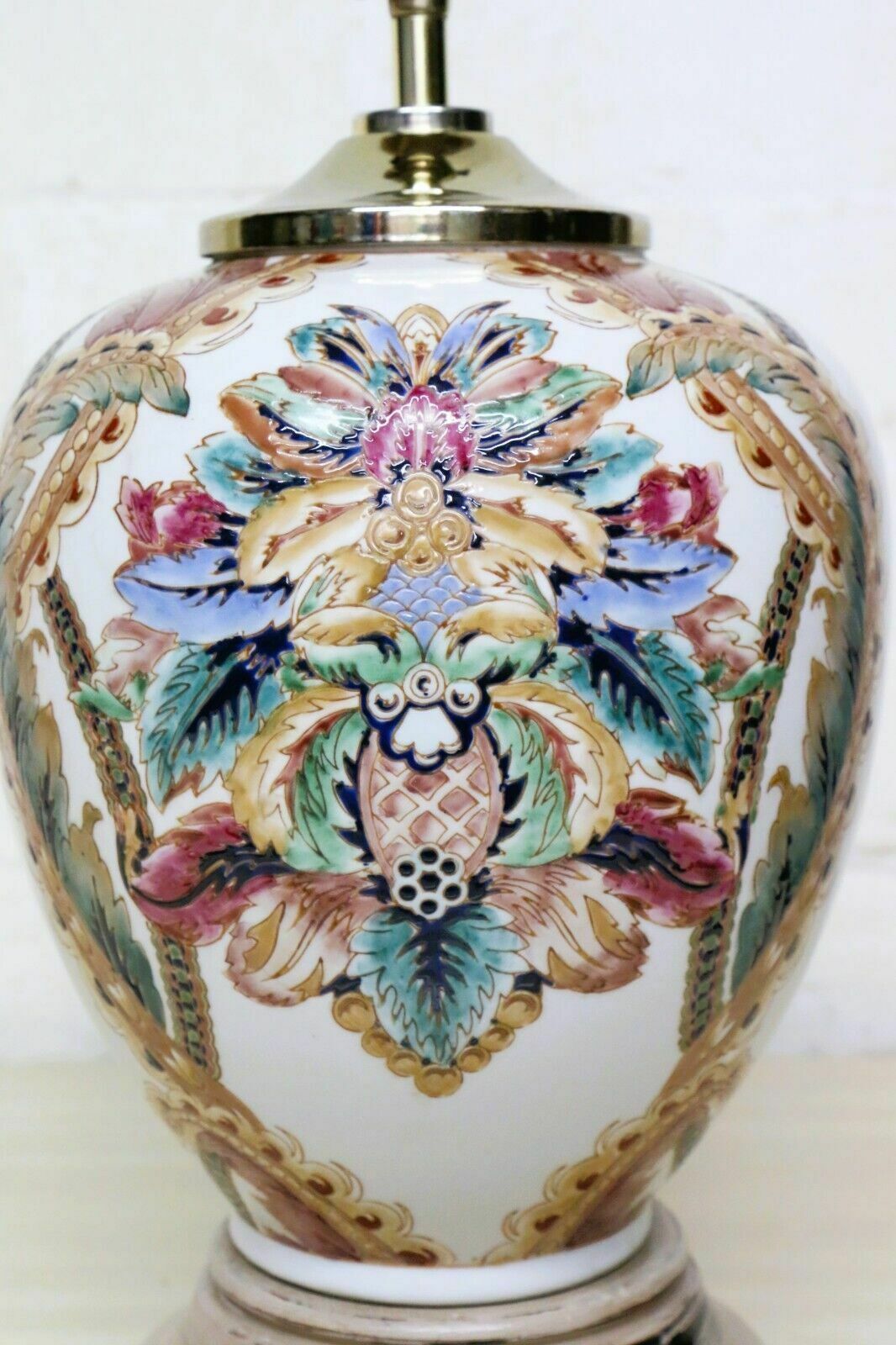Table Lamp Vintage Oriental Chinese Unusual Garland Design Lamp On Wooden Base photo vinterior