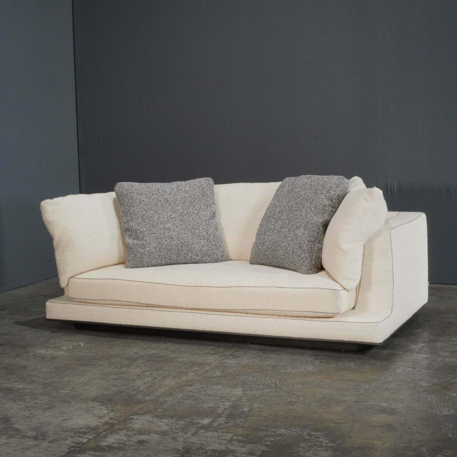 Maxalto 3 Seater Cream Boucle Aurae Sofa By Antonio Citterio photo for sale