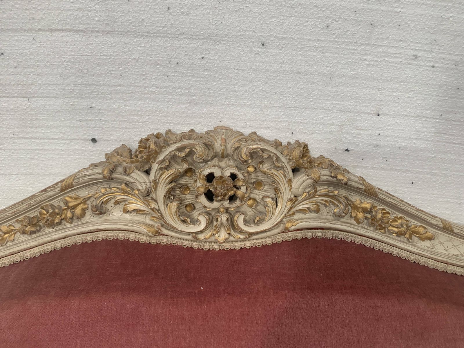 1911.225 Louis XV Style Bench In Lacquered And Gilded Beech, 20th Century photo