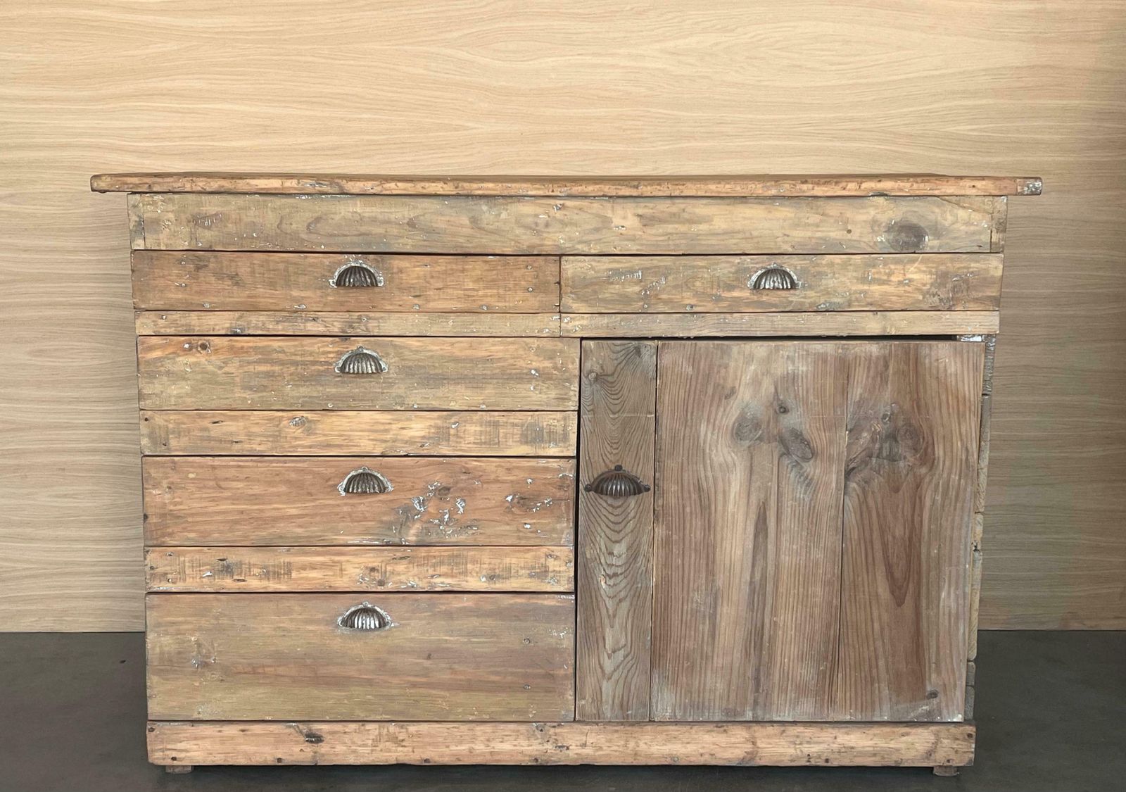 Cabinet espagnol en pin blanchi, avec tiroirs et porte, vers 1840-1860 photo furniture