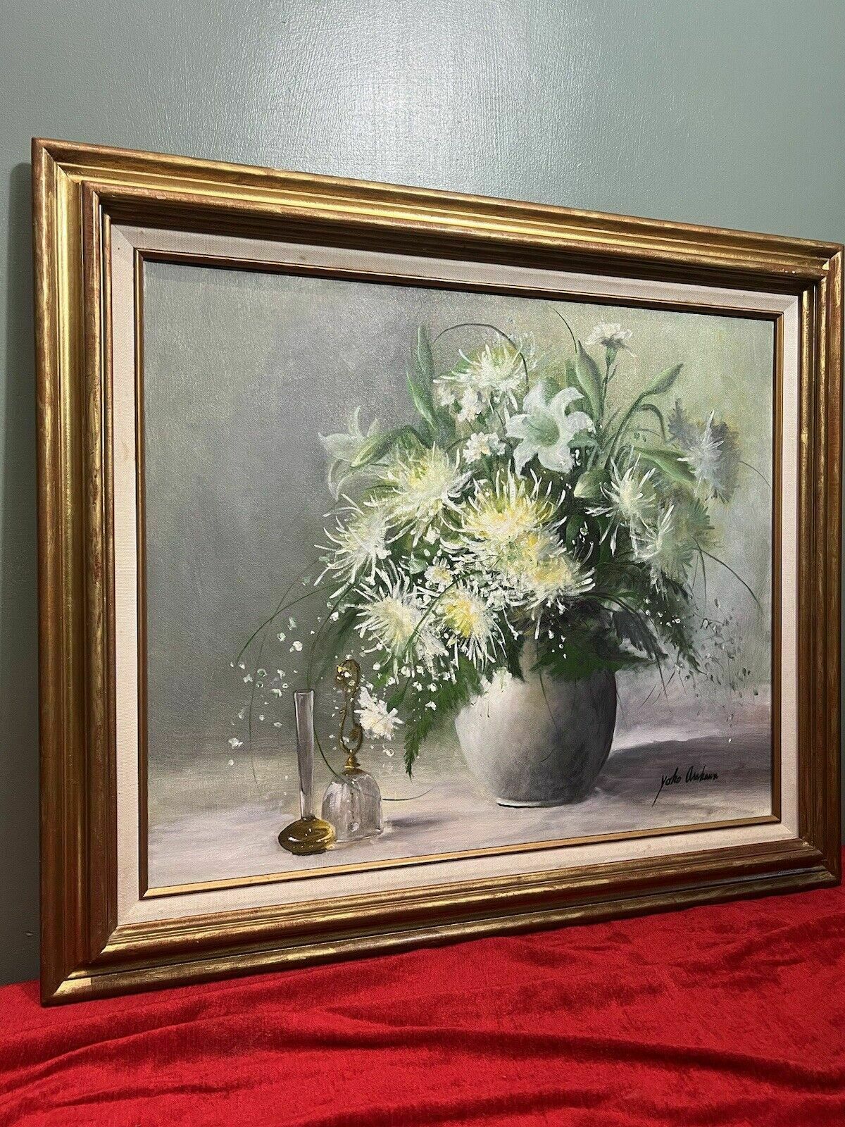 photo furniture Yoko Arakana Chrysanthemum Bouquet Still Life