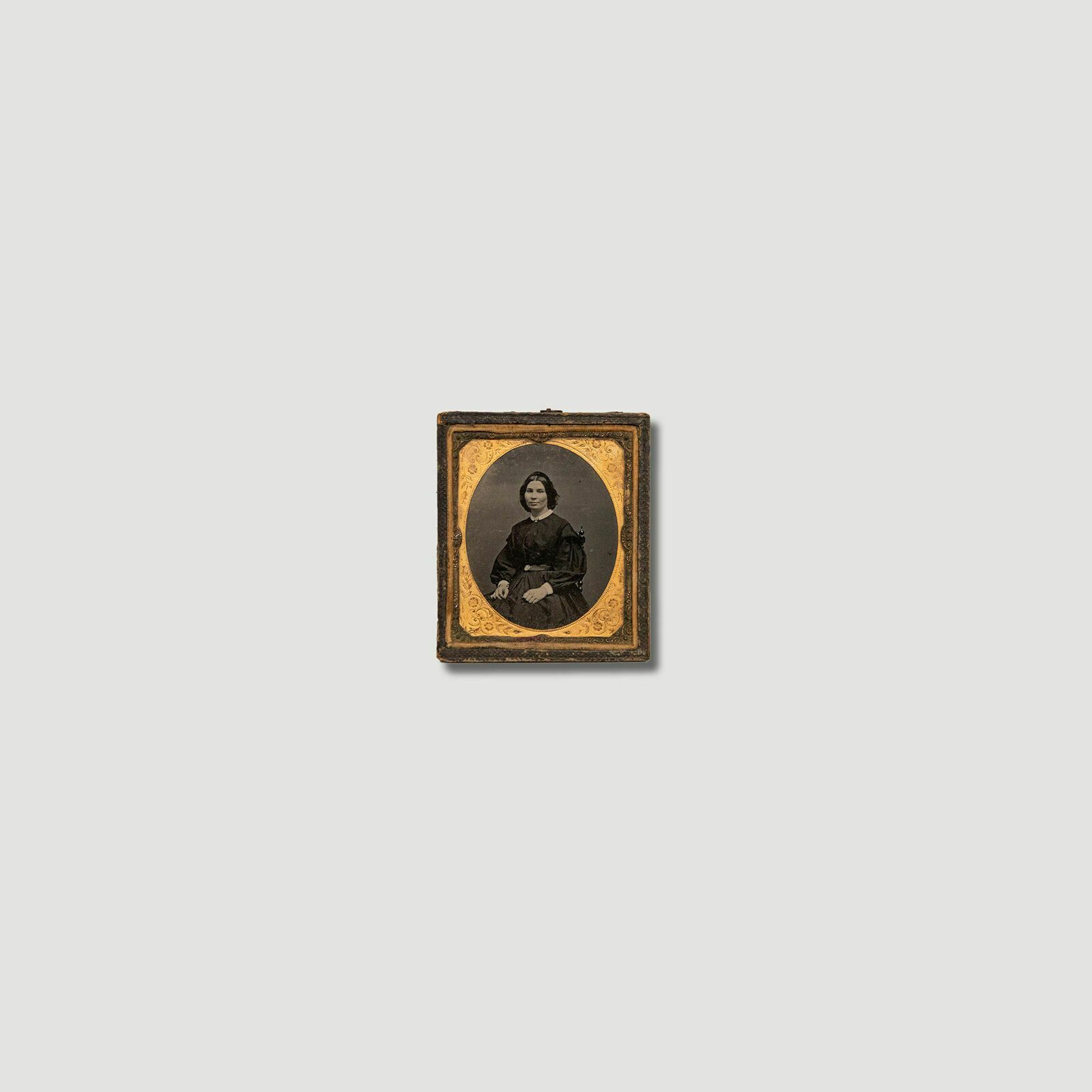 Framed Mid 19th Century Photograph Victorian Lady photo vinterior