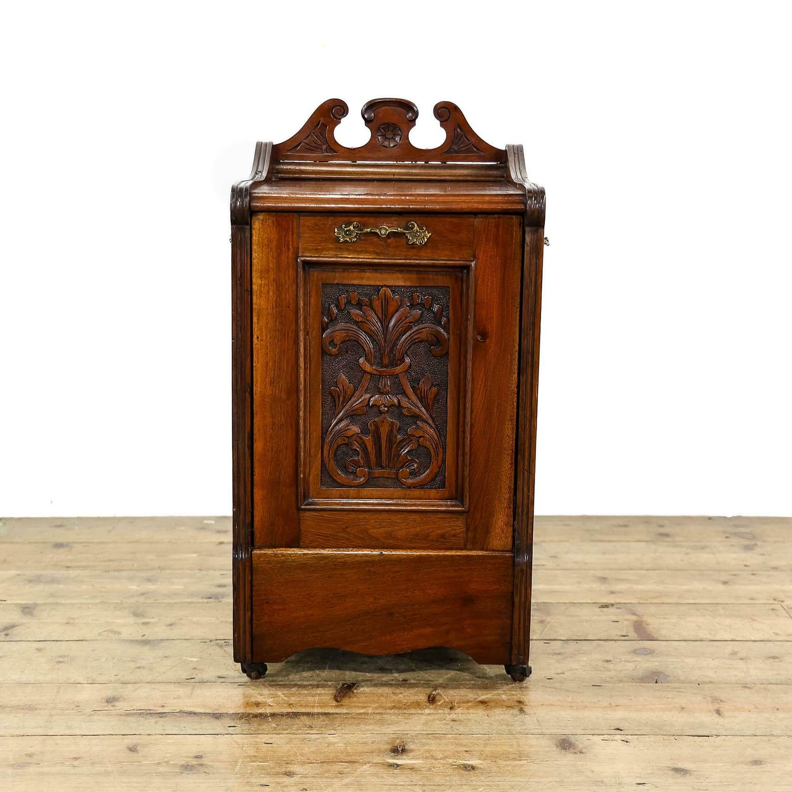 Antique Victorian Mahogany Purdonium Cabinet | Antique Furniture | Antique Side Cupboard | Pine Furniture | Bedside Table photo for sale