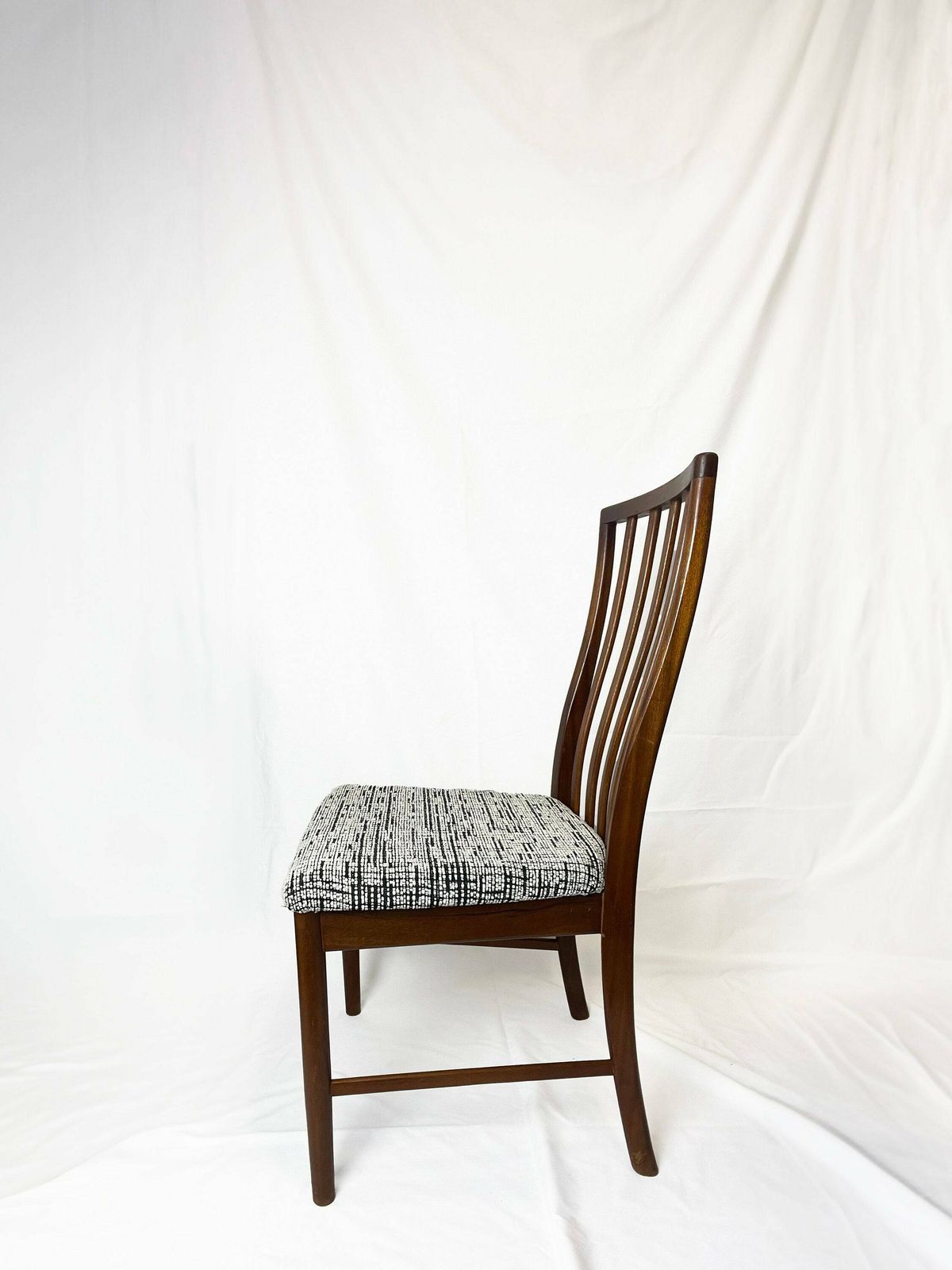 Mid Century Vintage Set Of Four Teak McIntosh Dining Chairs Reupholstered In Retro Monochromatic Tufted Jacquard (Fire Reg'd) photo 500.0