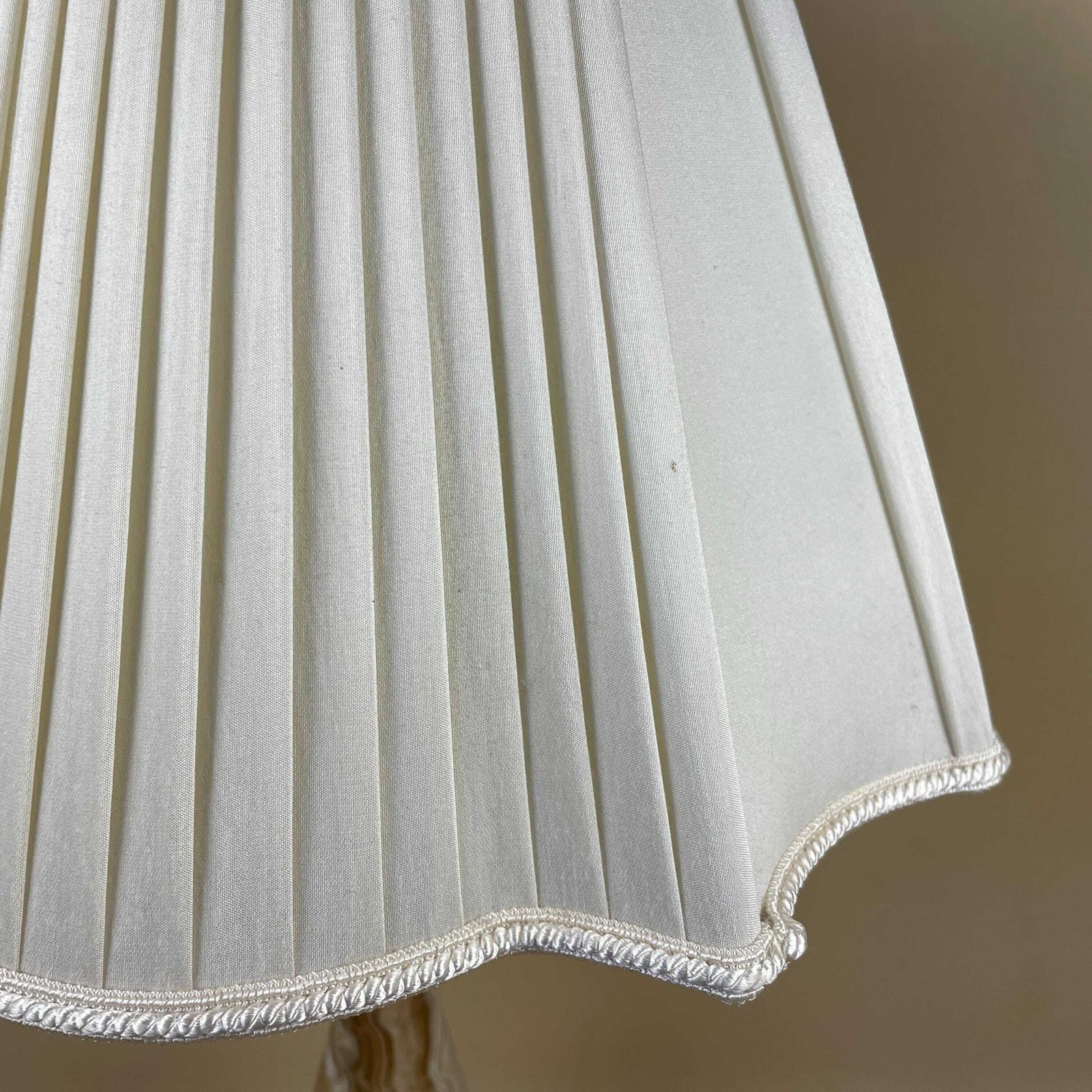 Antique Onyx Marble Lamp Light Brown Earth Colour Bedside Side Table Desk Marbled Patterned Vintage Downton Pleated Cream Shade Lampshade photo vintage