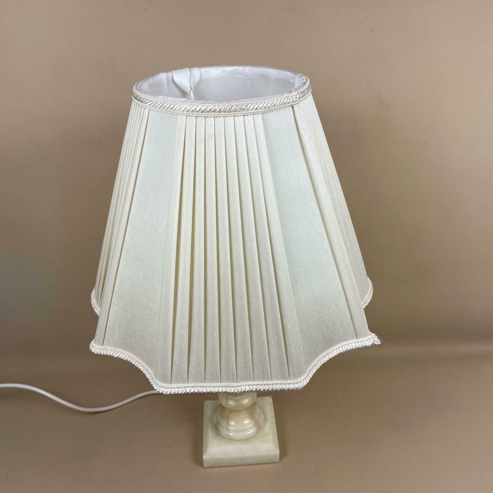 Antique Onyx Marble Lamp Light Brown Cream Bedside Side Table Desk Marbled Patterned Vintage Downton Pleated Cream Shade Lampshade photo vinterior