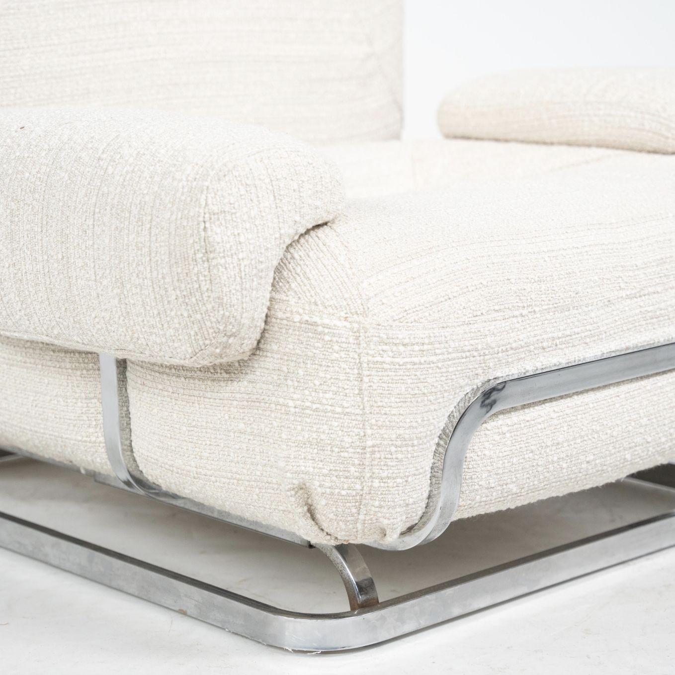 Mid Century Modern Pair Of Armchairs, Chrome And Boucle Fabric – New Upholstery photo vintage