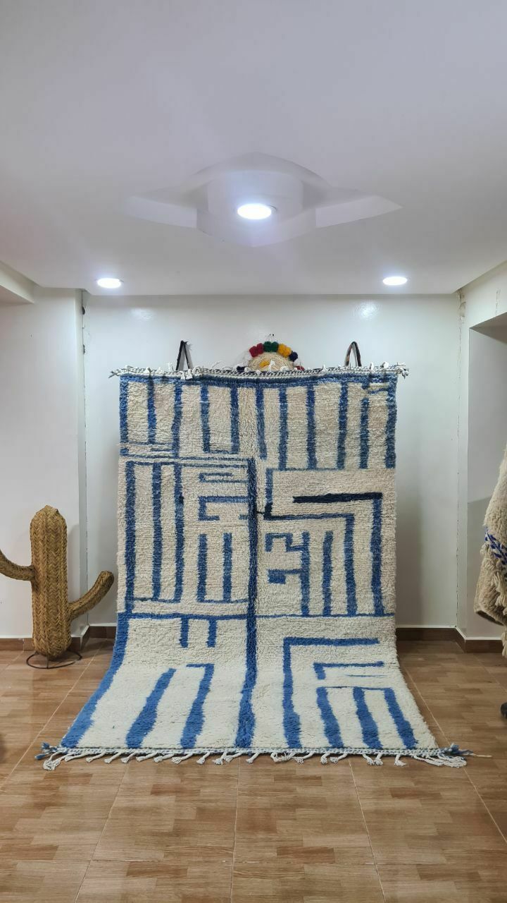 Handmade Berber Beni Ourain Rug With Minimalist Blue Line Design – 250x150 Cm