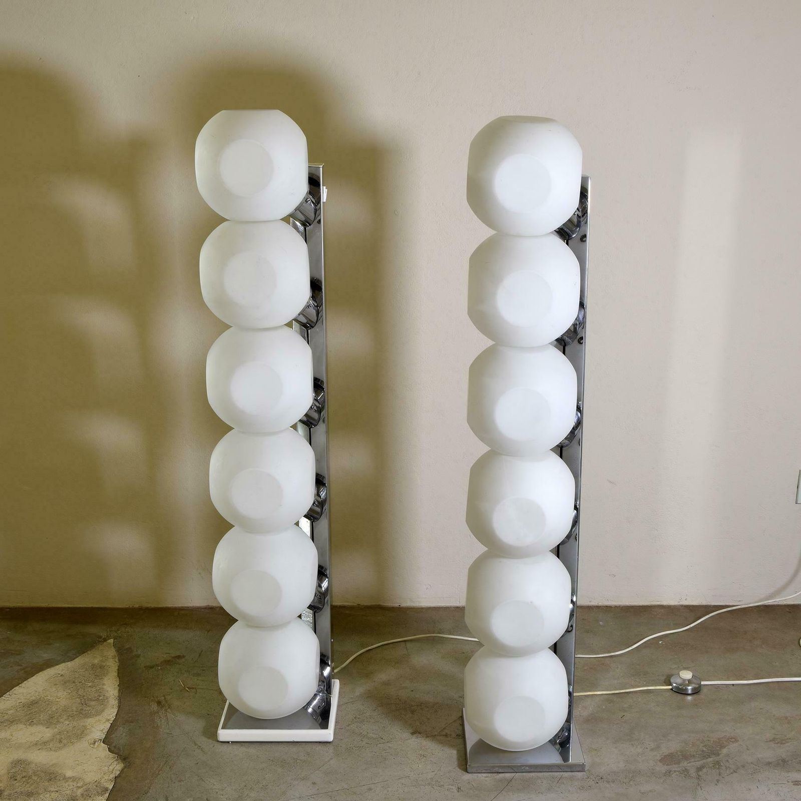 Set Of Two Italian Floor Lamps Space Age By Luci Mod. 440 photo 4228.0