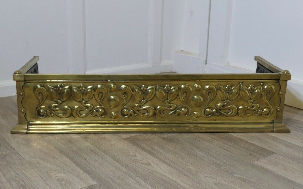 Fine Quality Art Nouveau Brass Fender
