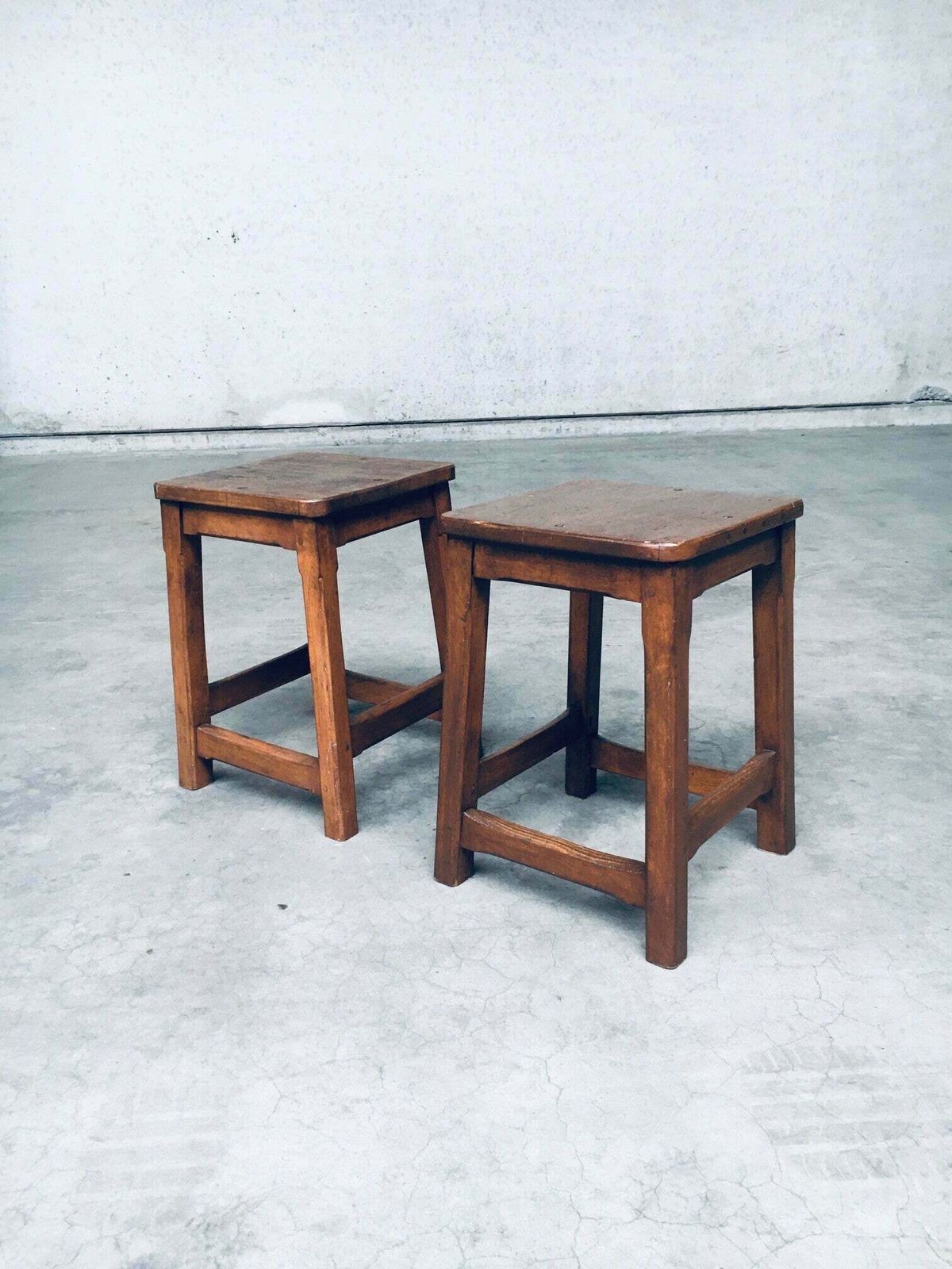 Handgemaakt Massief Houten Krukkenset, België, Ca. Jaren 1940 photo buy