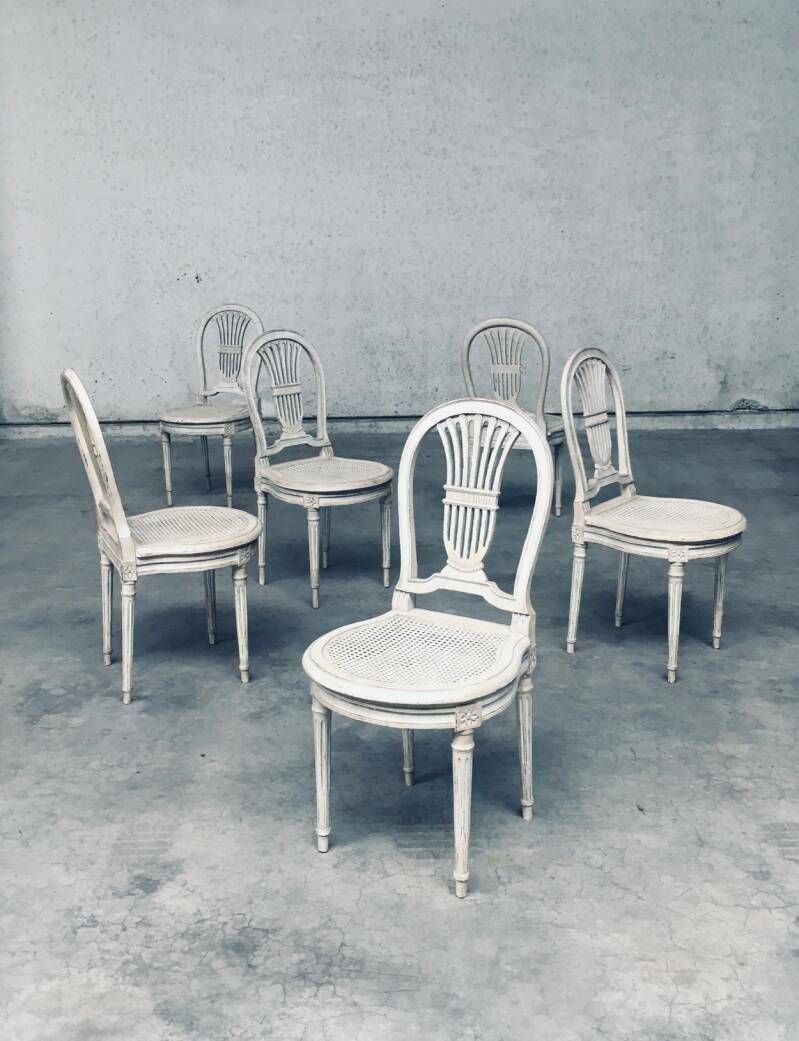 photo furniture Louis XVI Stijl Eetkamerstoelen, Set Model Fer à Cheval, Frankrijk, Jaren 1940