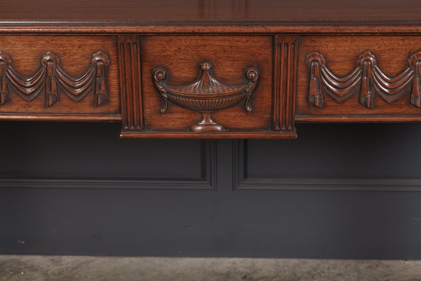 Large Sheraton Style Mahogany Serving Table photo 1595.0