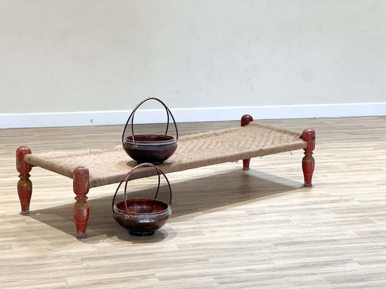 Traditional Daybed In Red Lacquer Wooden Indian Classical Weaved Bed   Handmade Indian Daybed photo vinterior