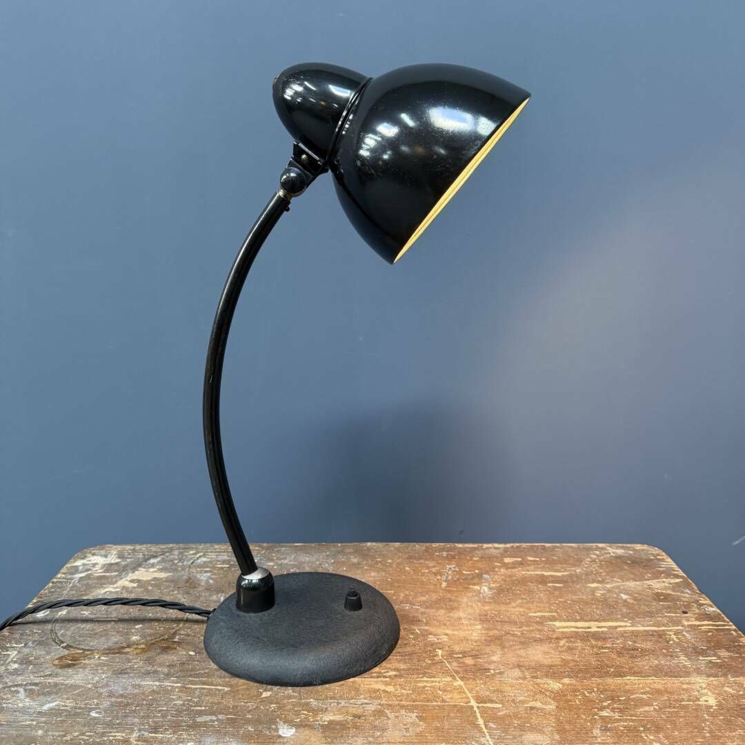 Zwarte Beha Leuchten Bauhaus Bureaulamp photo furniture