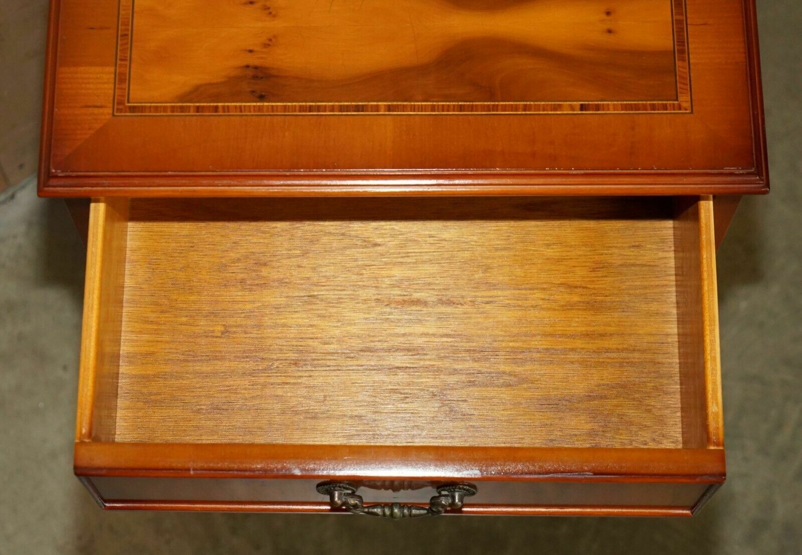 photo vintage Pair Of Vintage Burr Walnut, Yew Wood Sheraton Revival Lamp Side End Wine Tables